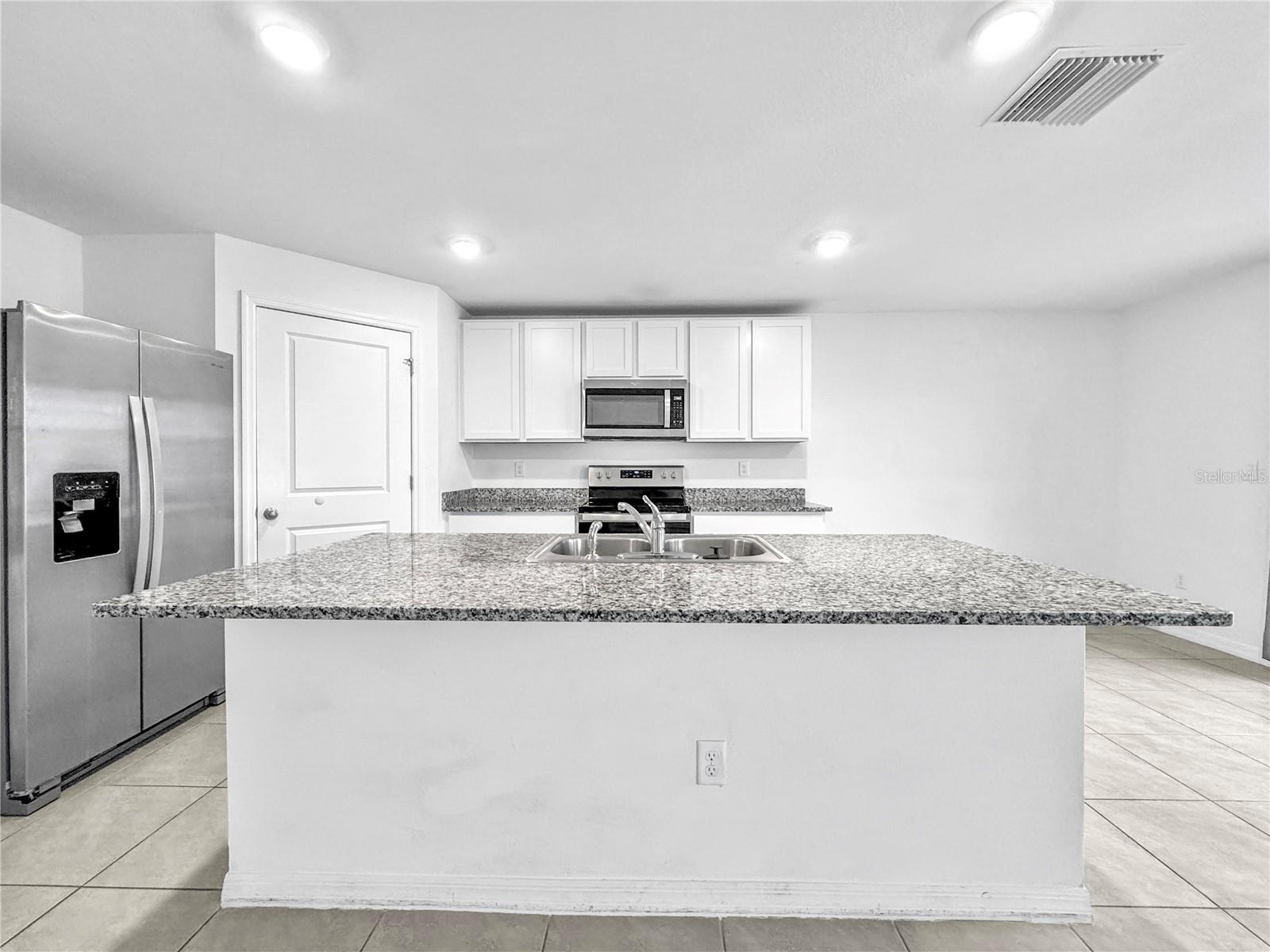 37127 GOFFAUX LOOP, ZEPHYRHILLS, FL, 33541