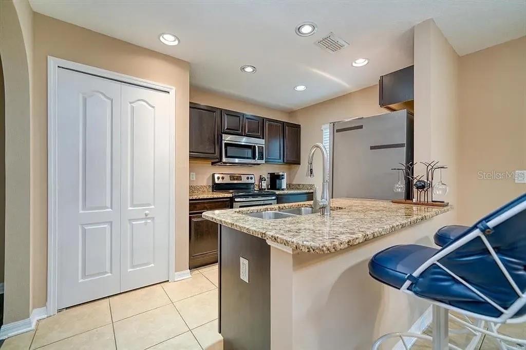 9503 ASHBURN CREEK LN, TAMPA, FL, 33610