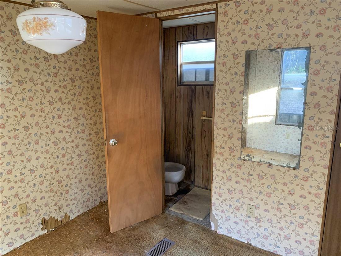 16890 E E FORT KING ST ST, SILVER SPRINGS, FL, 34488