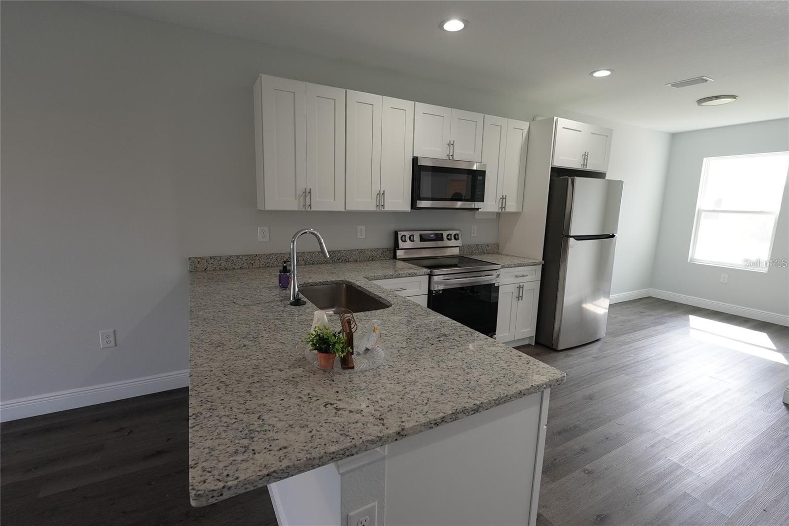 17198 BONNIE AVE, PORT CHARLOTTE, FL, 33954