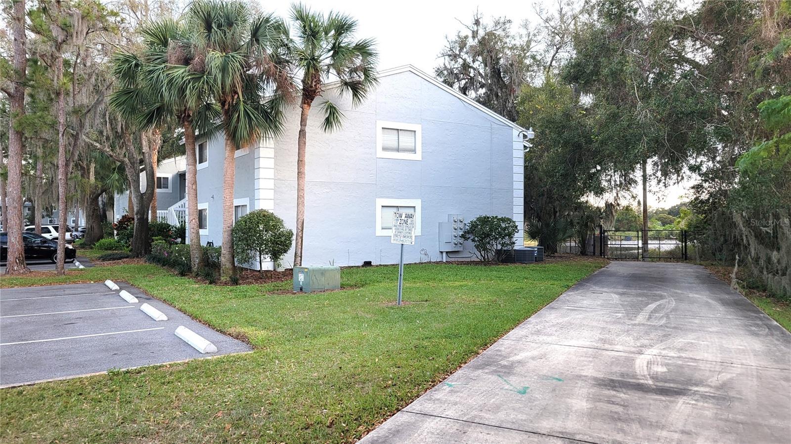 4164 PLANTATION VILLAGE CONDOS DR #504, ORLANDO, FL, 32810