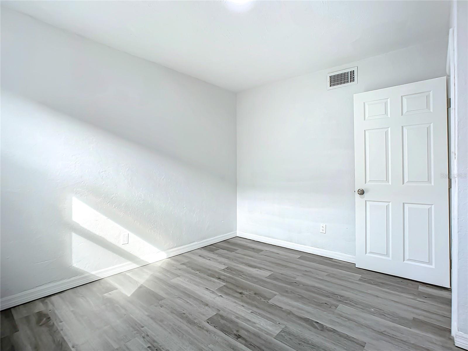 933 MARION ST, DAYTONA BEACH, FL, 32114