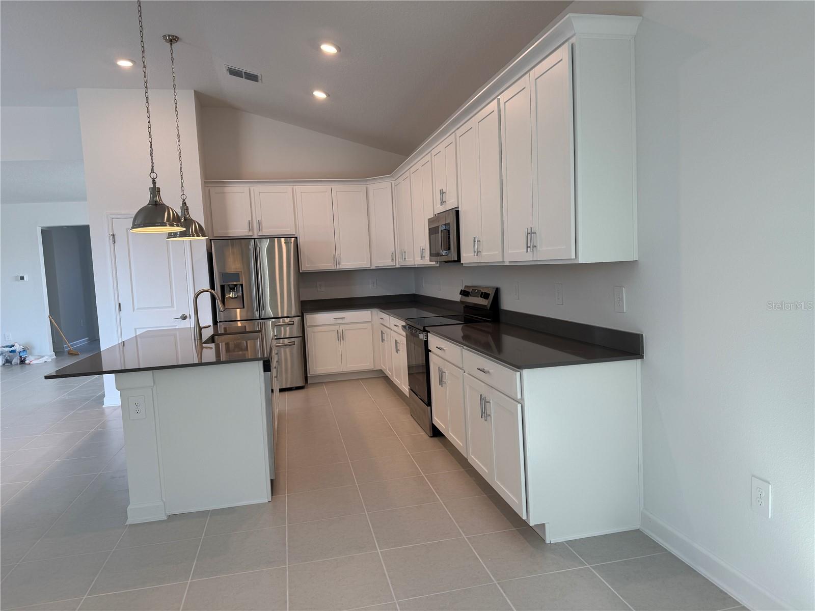 7117 DILLY LAKE AVE, GROVELAND, FL, 34736
