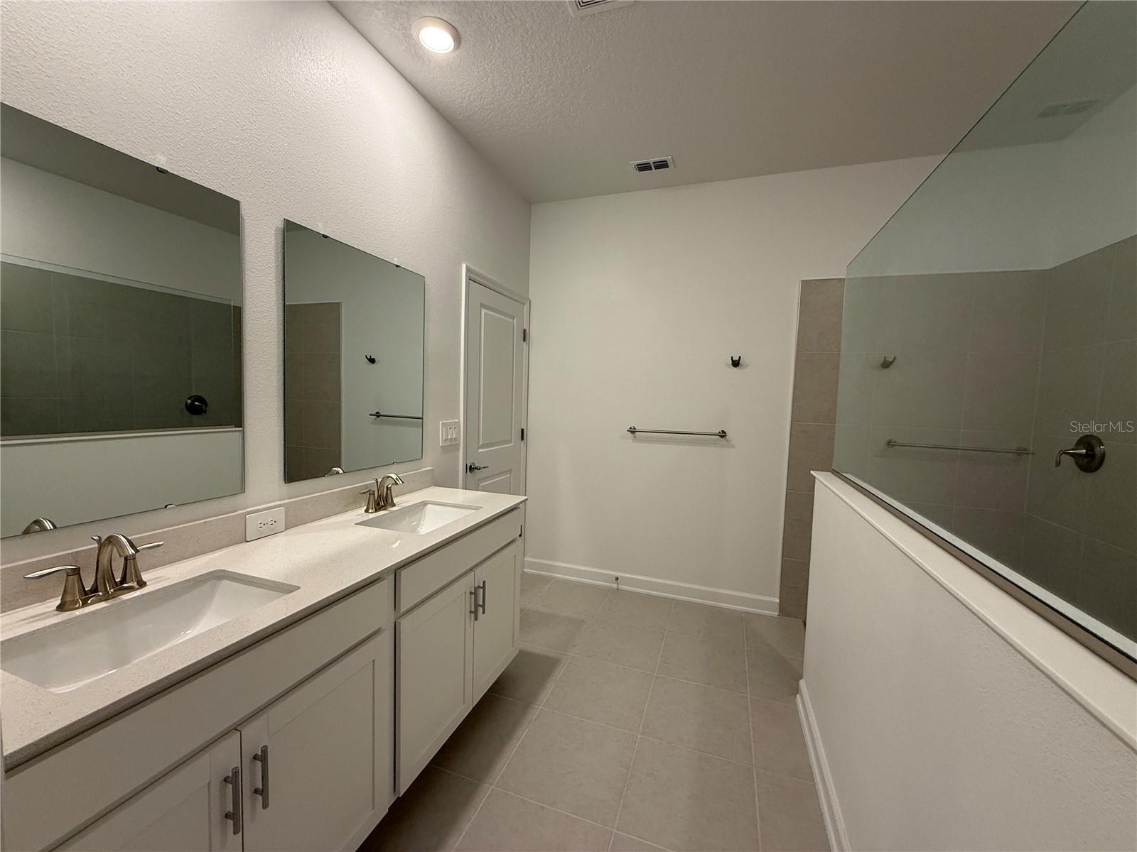 7117 DILLY LAKE AVE, GROVELAND, FL, 34736