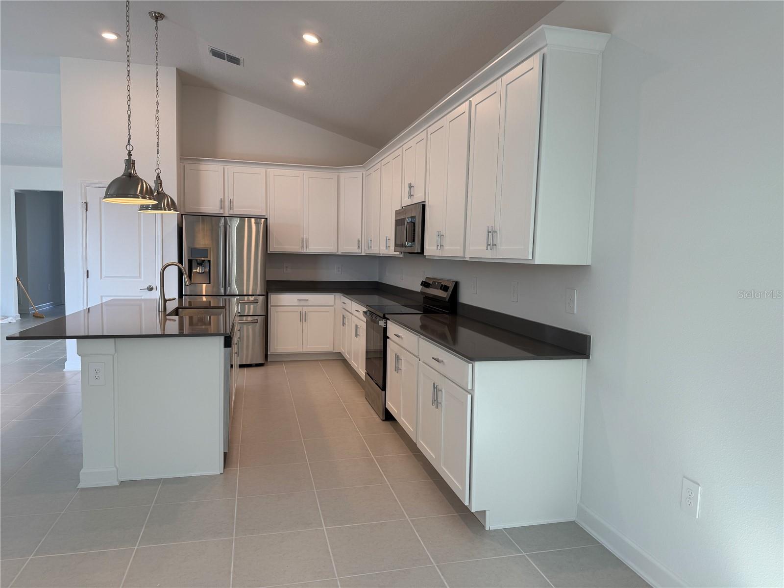 7117 DILLY LAKE AVE, GROVELAND, FL, 34736