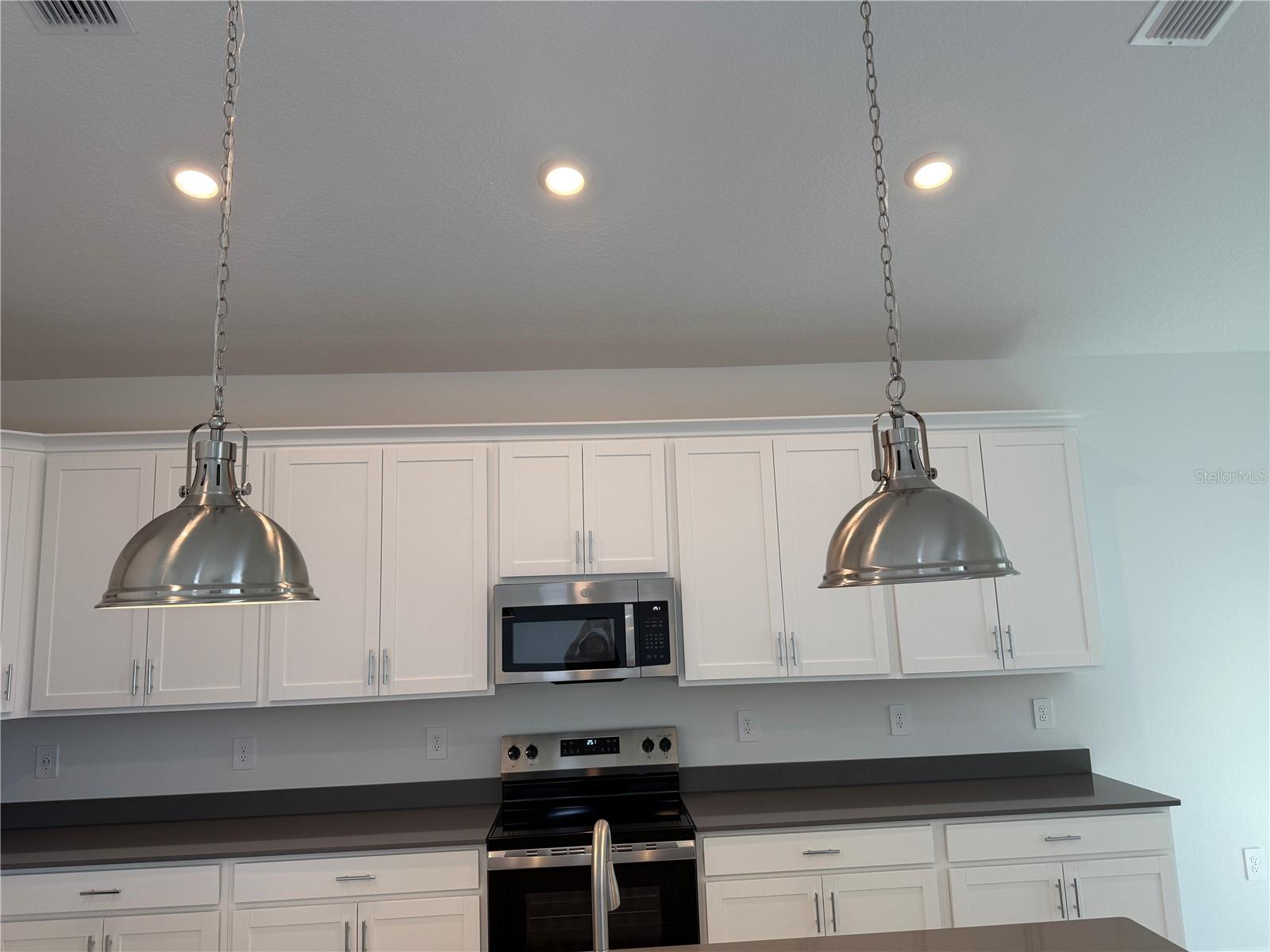 7117 DILLY LAKE AVE, GROVELAND, FL, 34736