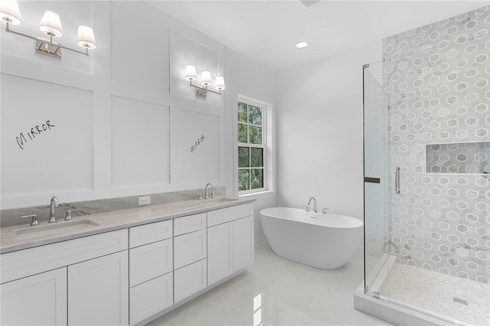 3618 W ROYAL PALM CIR, TAMPA, FL, 33629