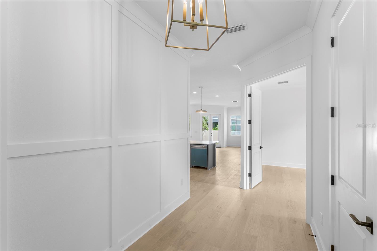 3618 W ROYAL PALM CIR, TAMPA, FL, 33629