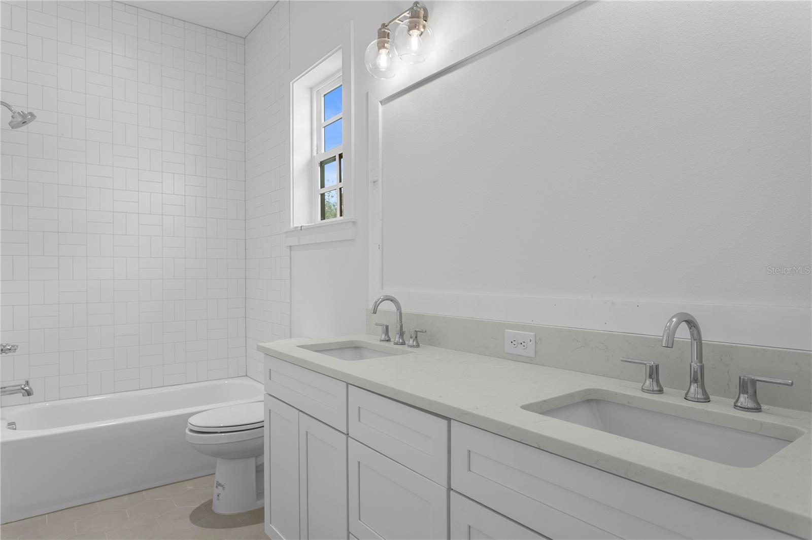 3618 W ROYAL PALM CIR, TAMPA, FL, 33629