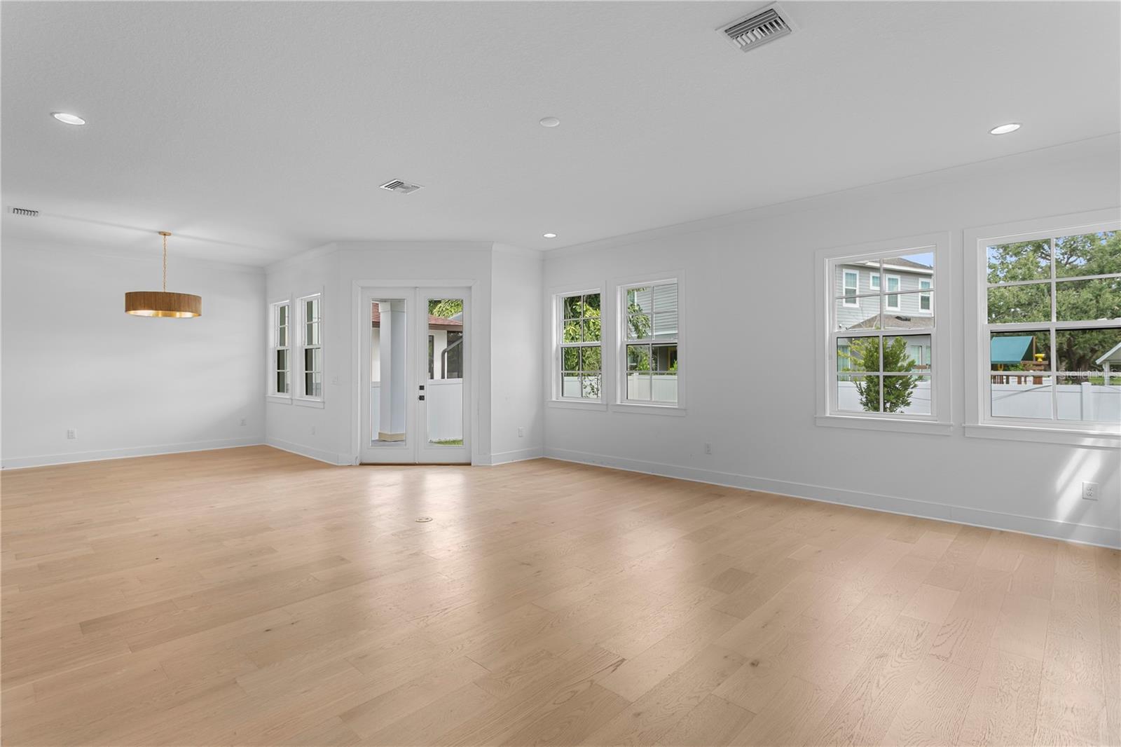 3618 W ROYAL PALM CIR, TAMPA, FL, 33629