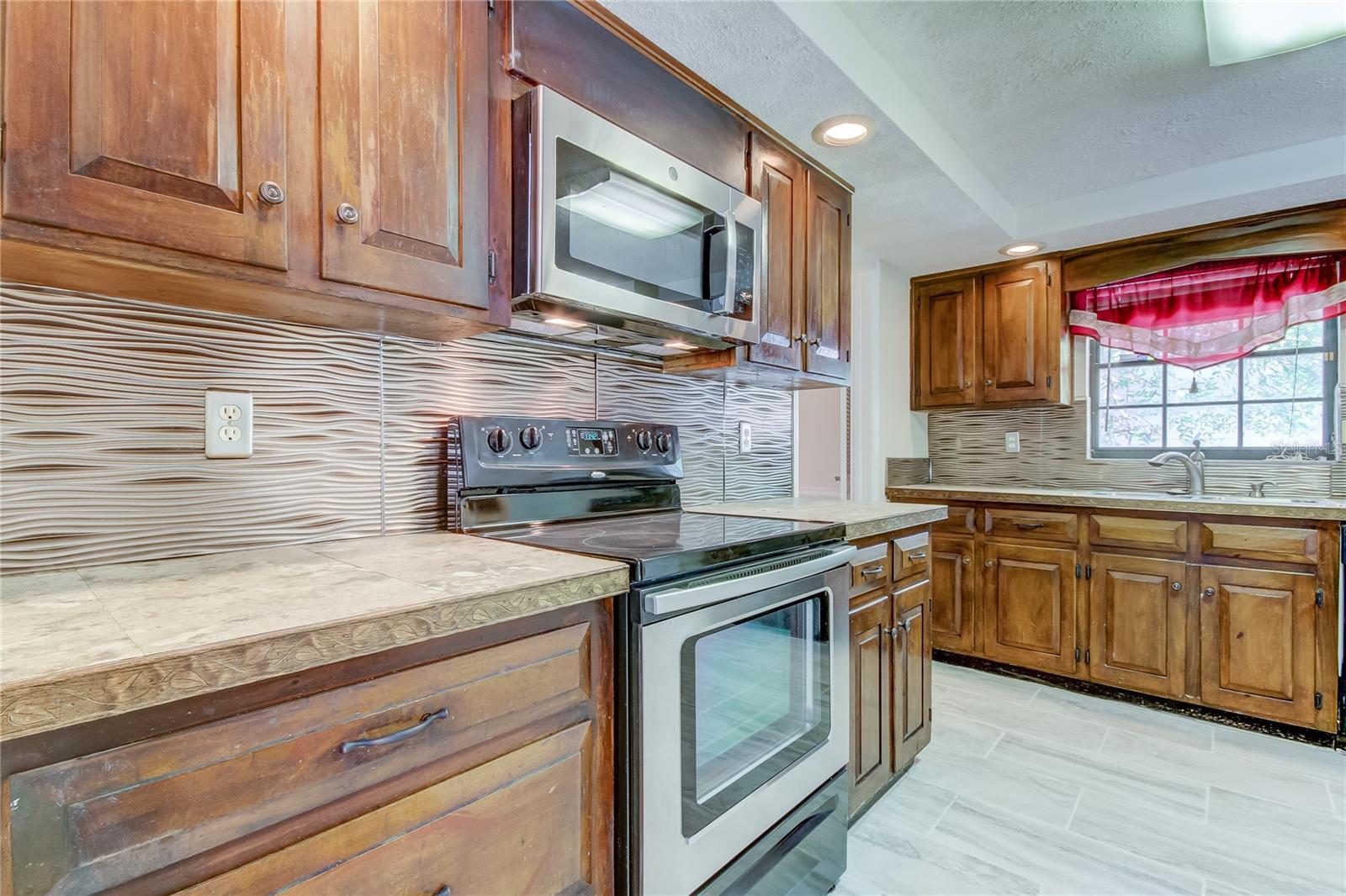 10406 RECLINATA LN, TAMPA, FL, 33618