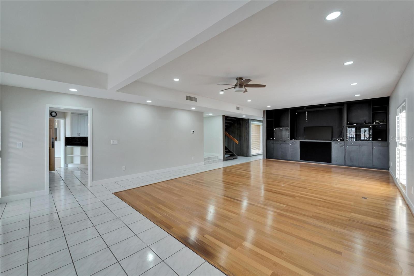 10301 RECLINATA LN, TAMPA, FL, 33618