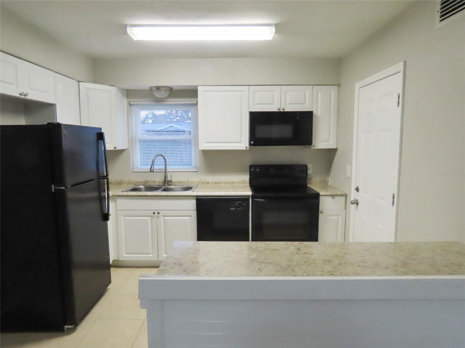 9062 SUNRISE DR, LARGO, FL, 33773