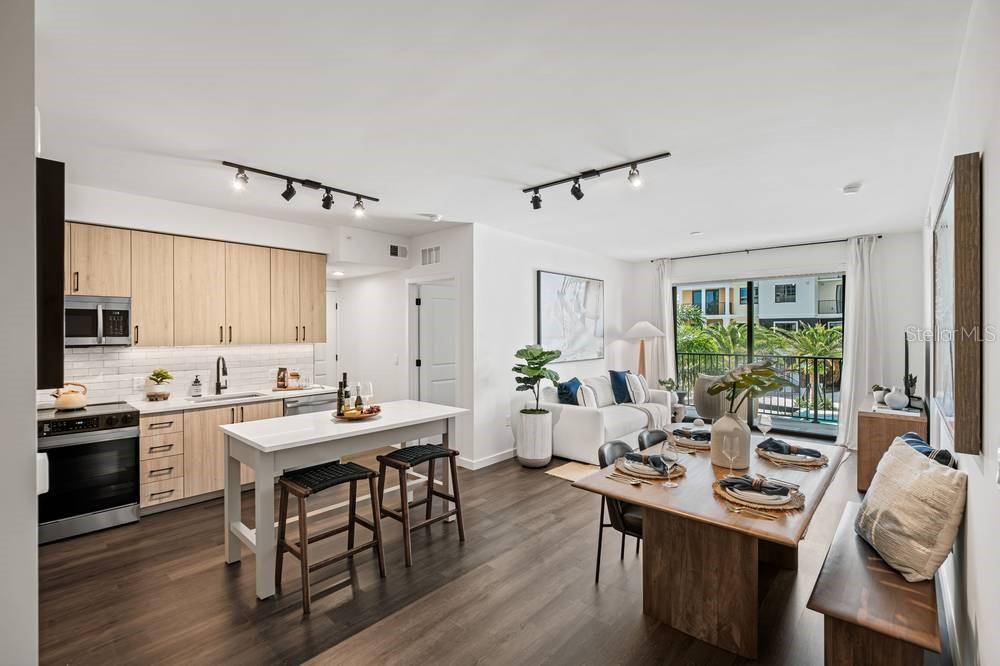 901 W CHESNUT ST #B-216, TAMPA, FL, 33607