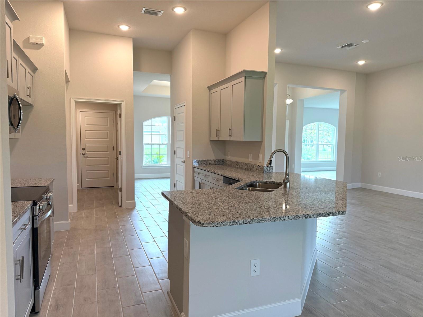 209 ANNAPOLIS LN, ROTONDA WEST, FL, 33947