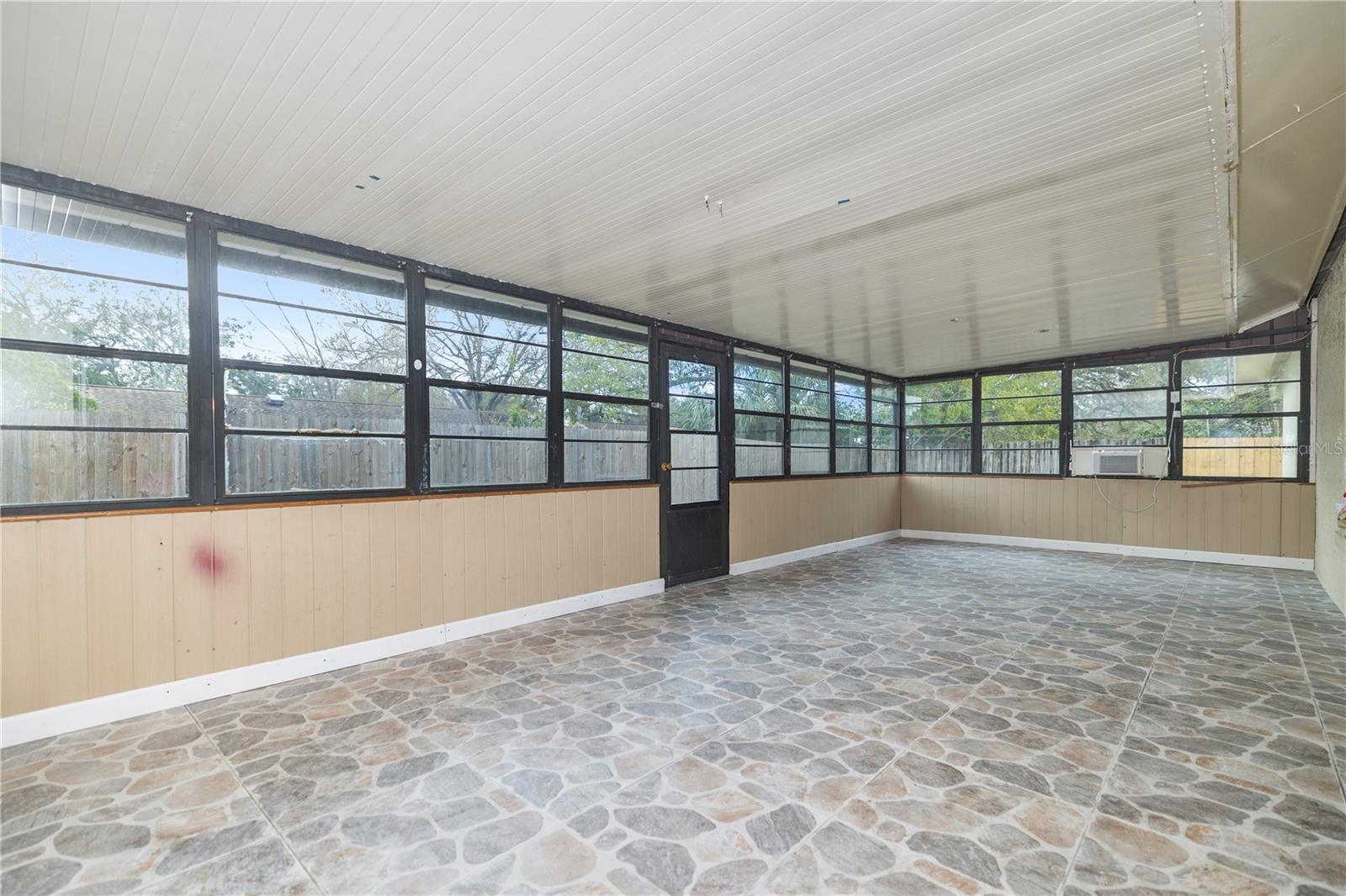 8518 RENALD BLVD, TEMPLE TERRACE, FL, 33637