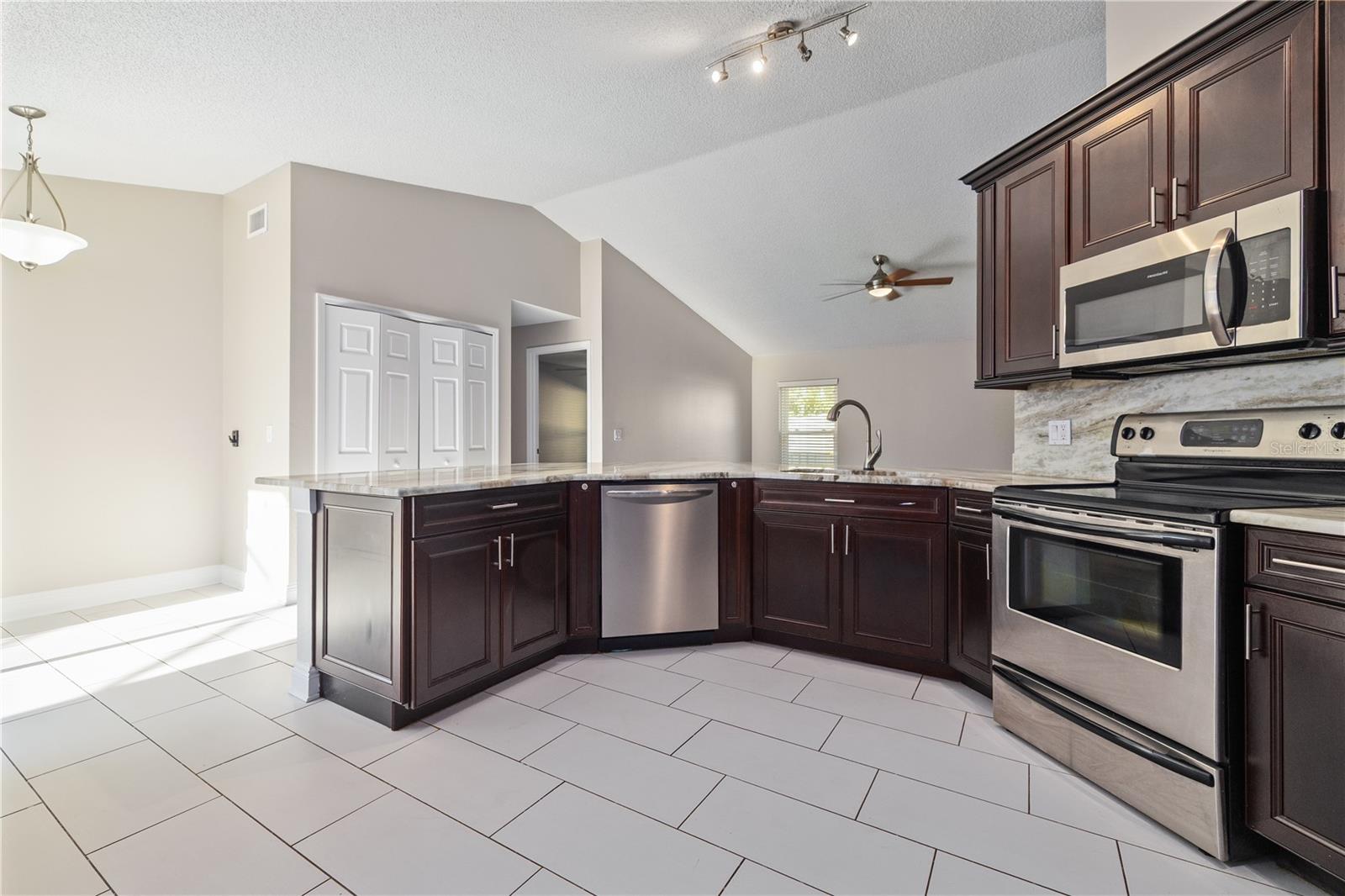 12050 STONE CROSSING CIR, TAMPA, FL, 33635
