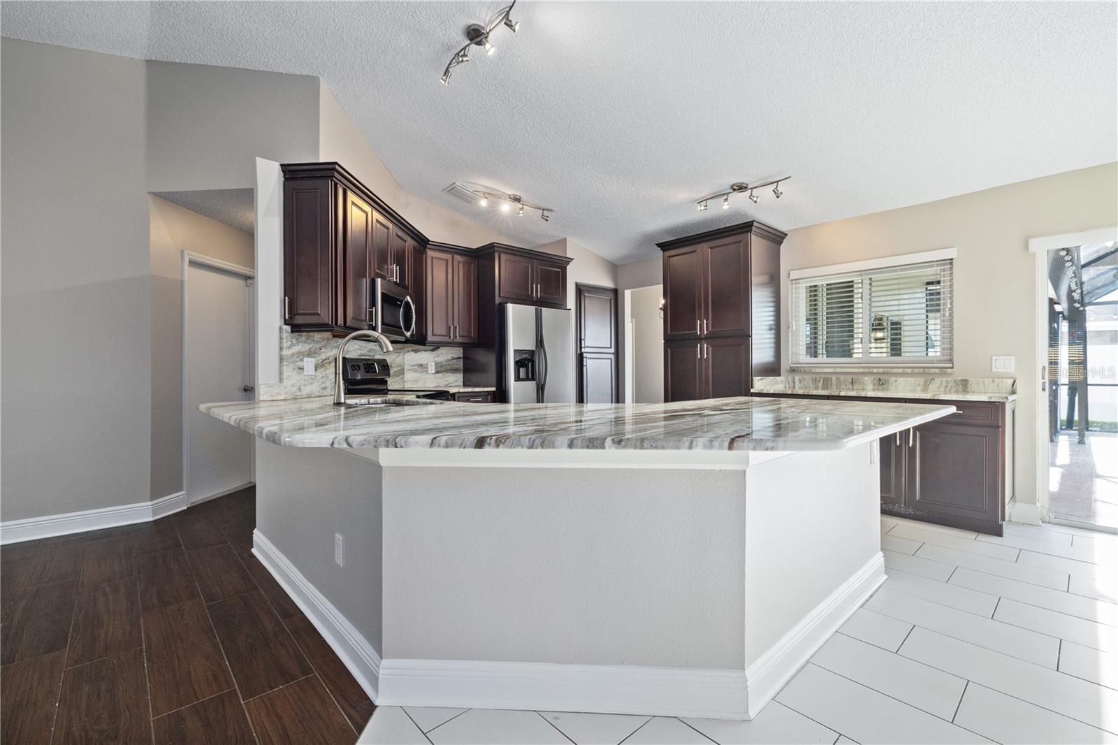 12050 STONE CROSSING CIR, TAMPA, FL, 33635
