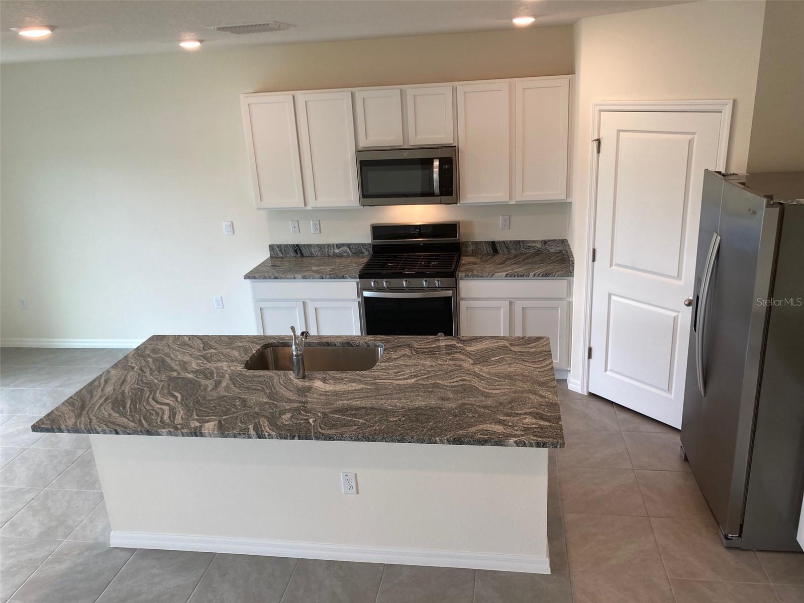 35985 ELLSWORTH PL, ZEPHYRHILLS, FL, 33541