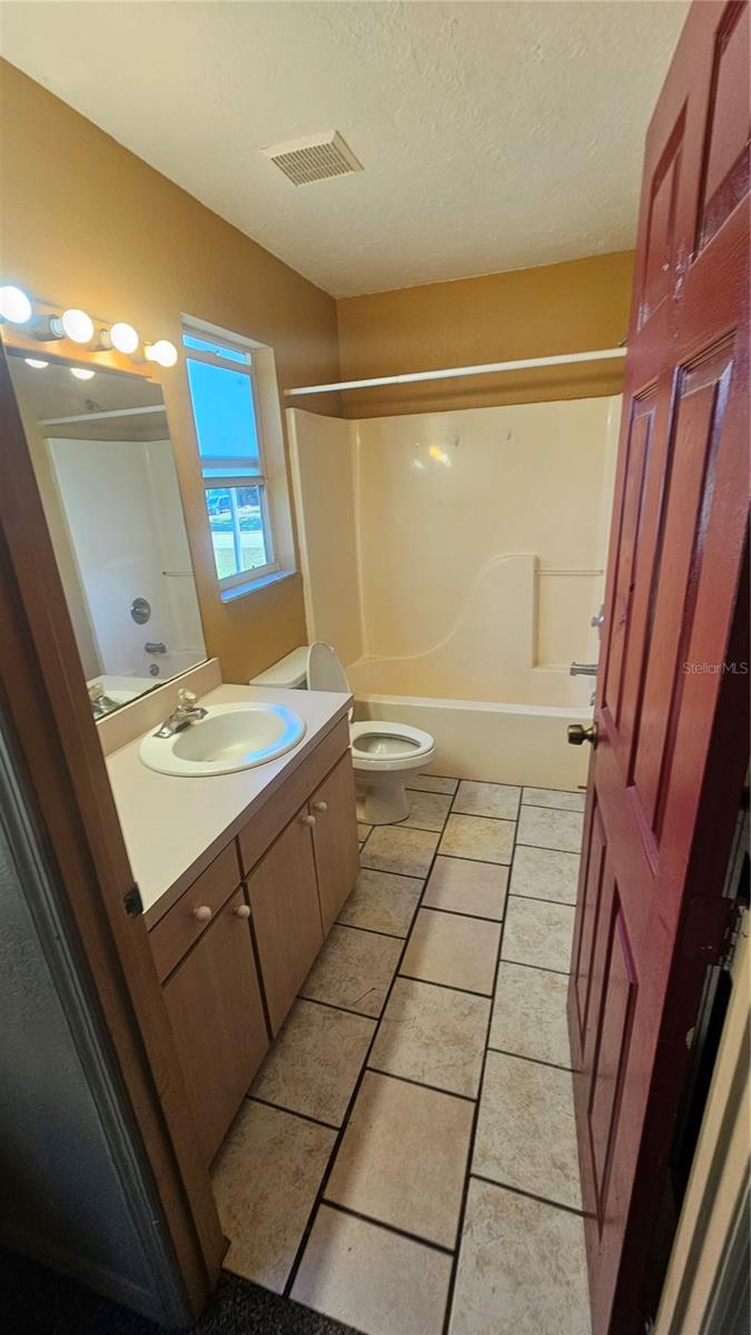 10320 WAUCHULA RD, MYAKKA CITY, FL, 34251