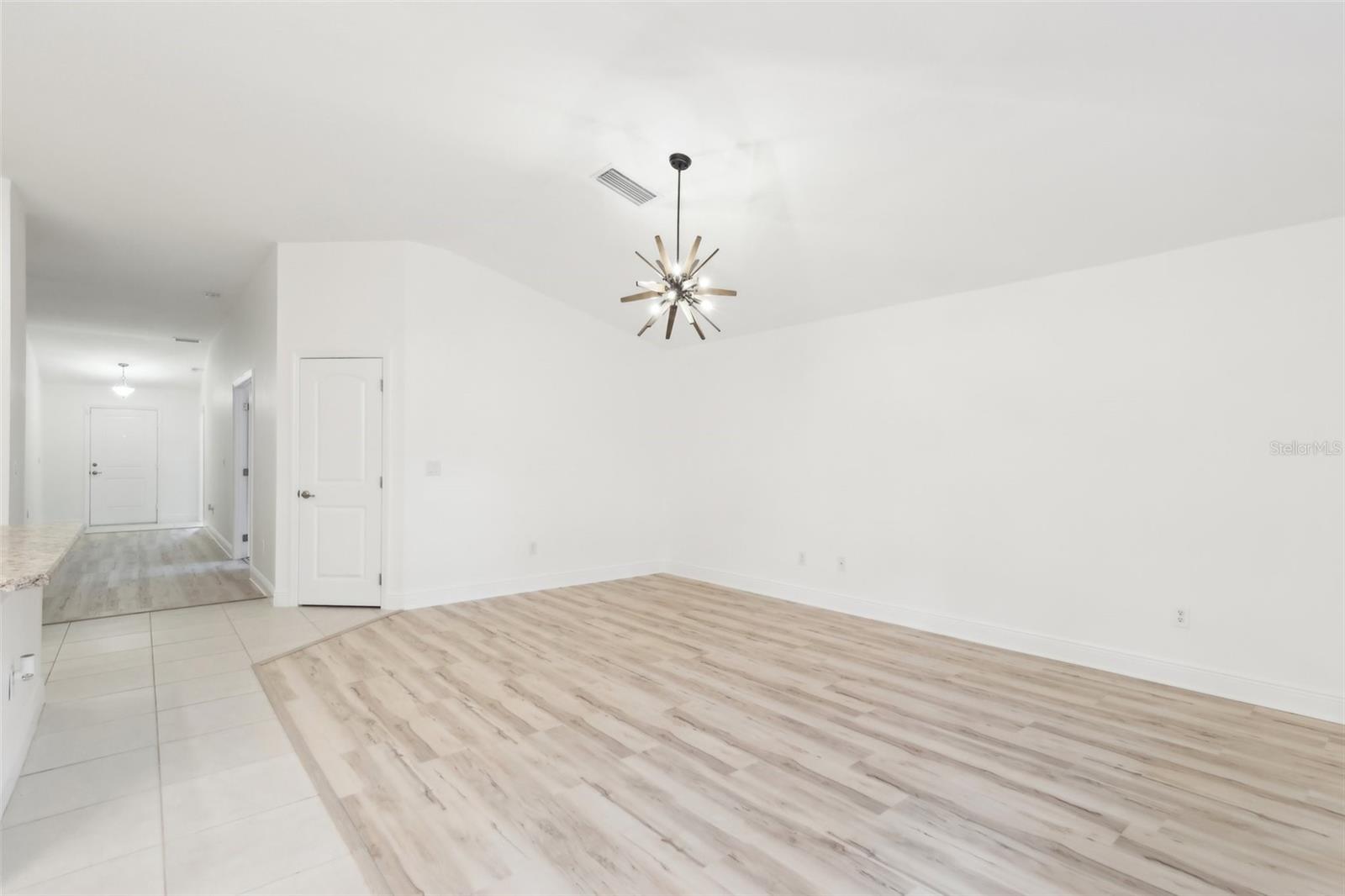 819 NE WHISTLING DUCK WAY, PORT ST LUCIE, FL, 34983