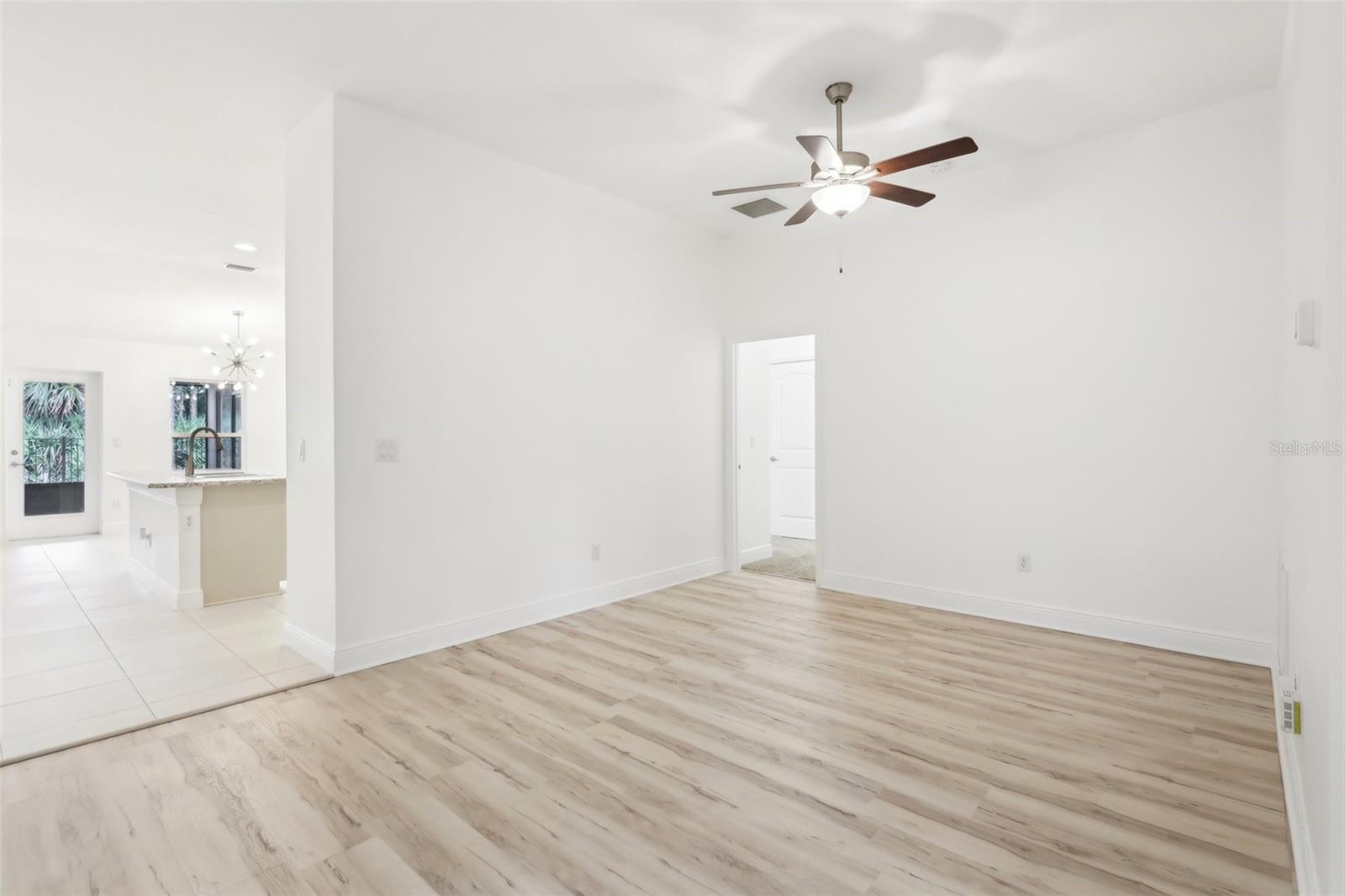 819 NE WHISTLING DUCK WAY, PORT ST LUCIE, FL, 34983