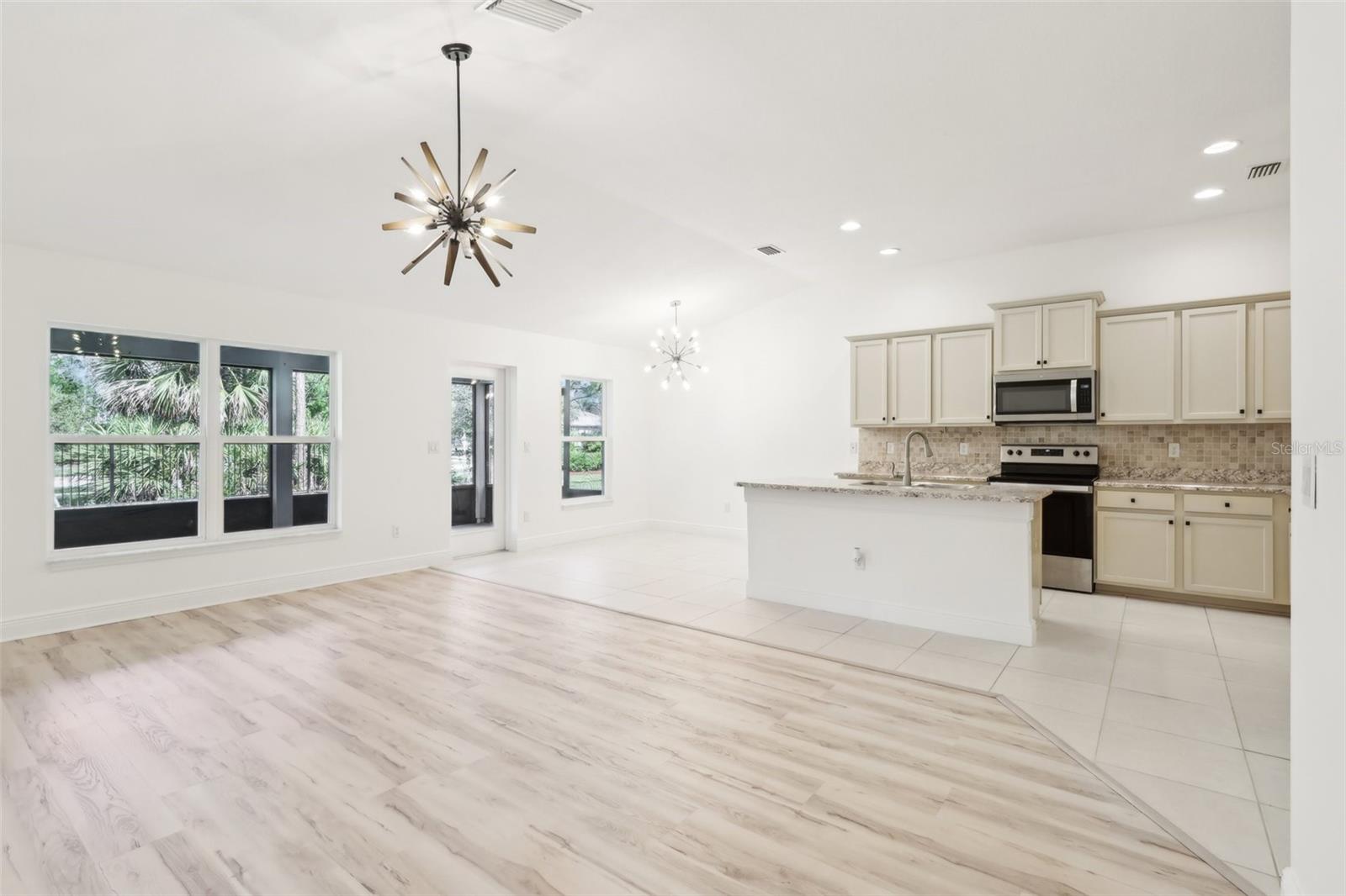 819 NE WHISTLING DUCK WAY, PORT ST LUCIE, FL, 34983