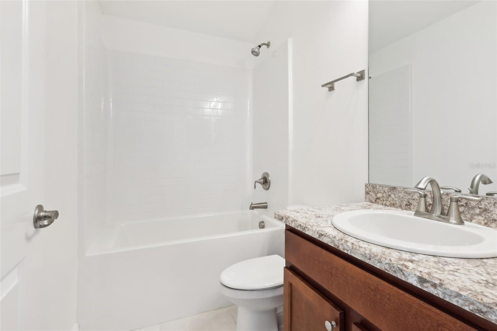 819 NE WHISTLING DUCK WAY, PORT ST LUCIE, FL, 34983