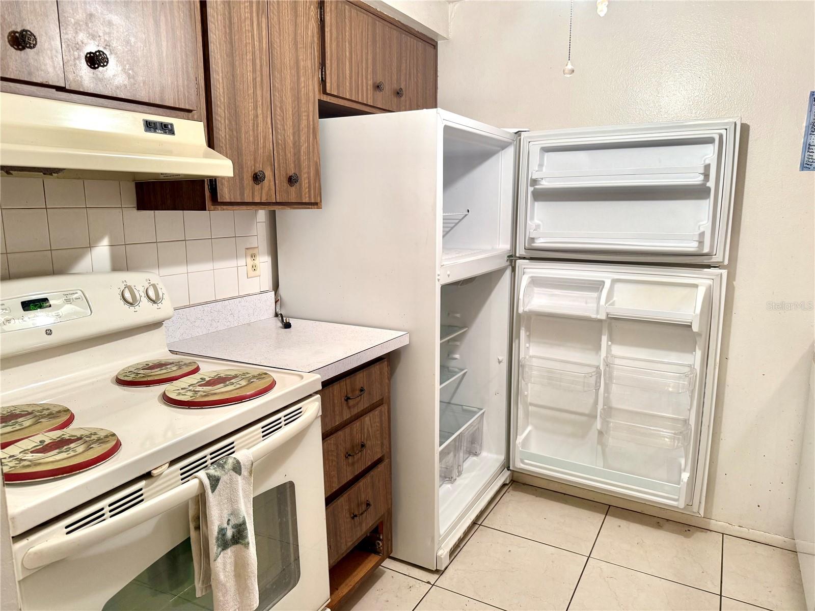 1620 VALENCIA DR E, LARGO, FL, 33778