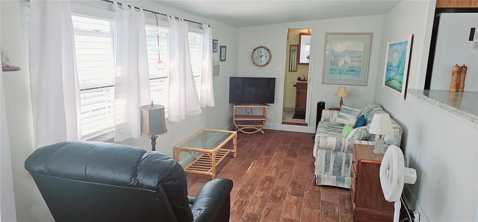 A4642270 Property Photo