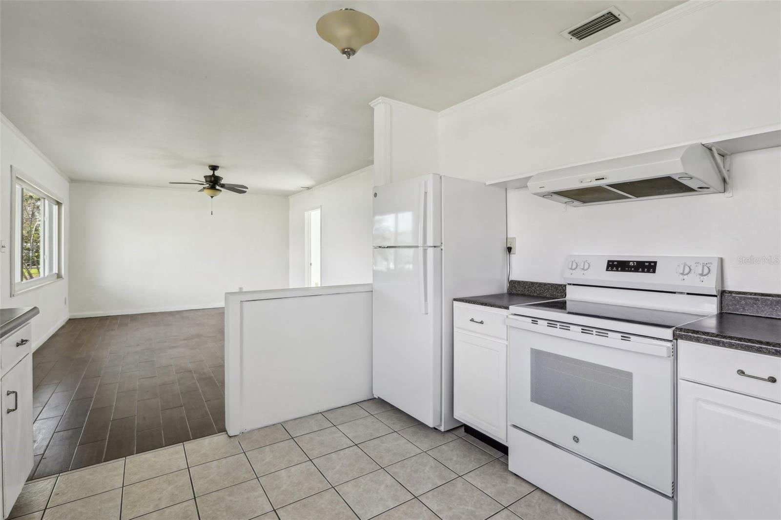 106 W NORTH BRANCH RD, RUSKIN, FL, 33570