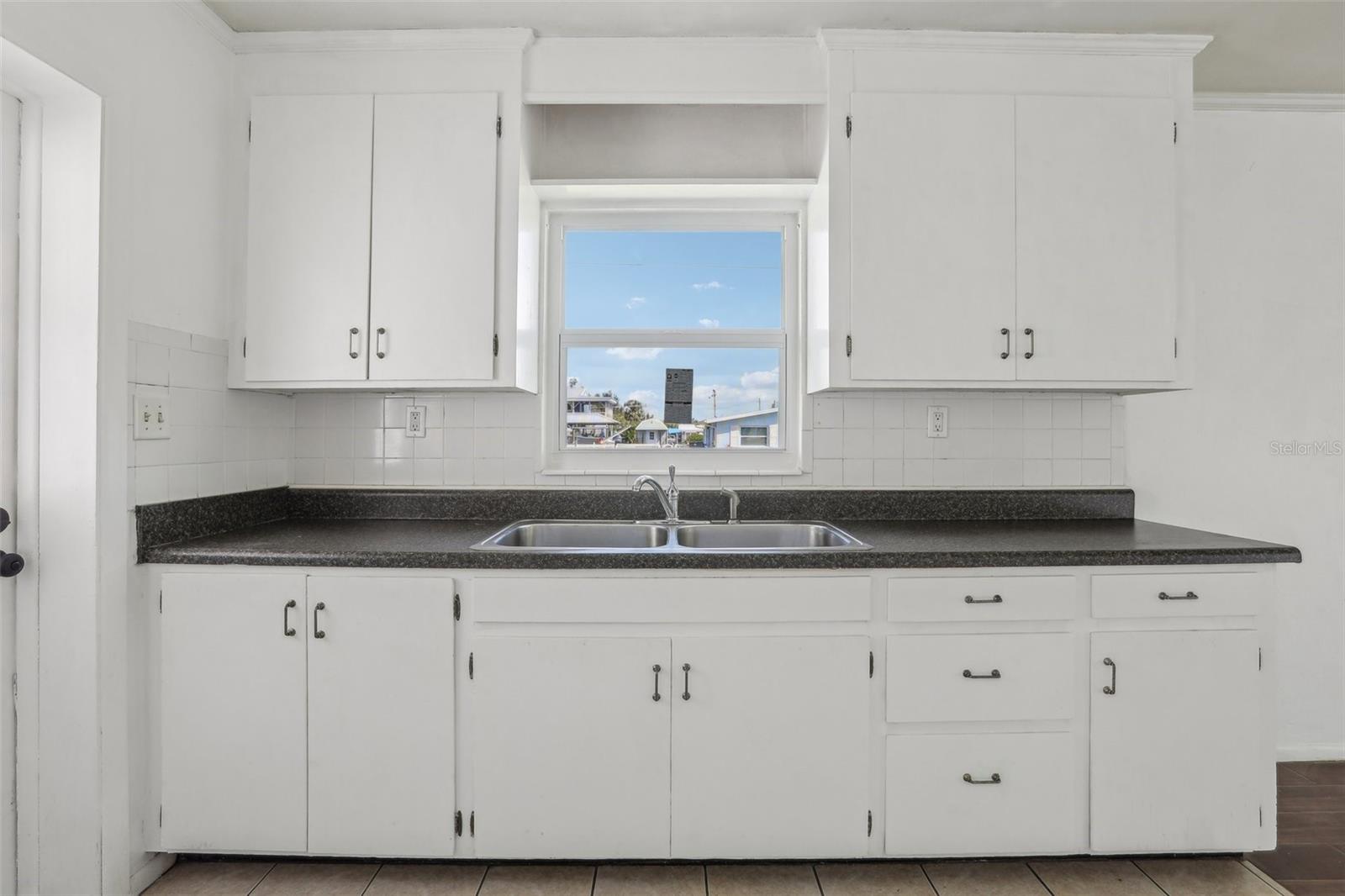 106 W NORTH BRANCH RD, RUSKIN, FL, 33570