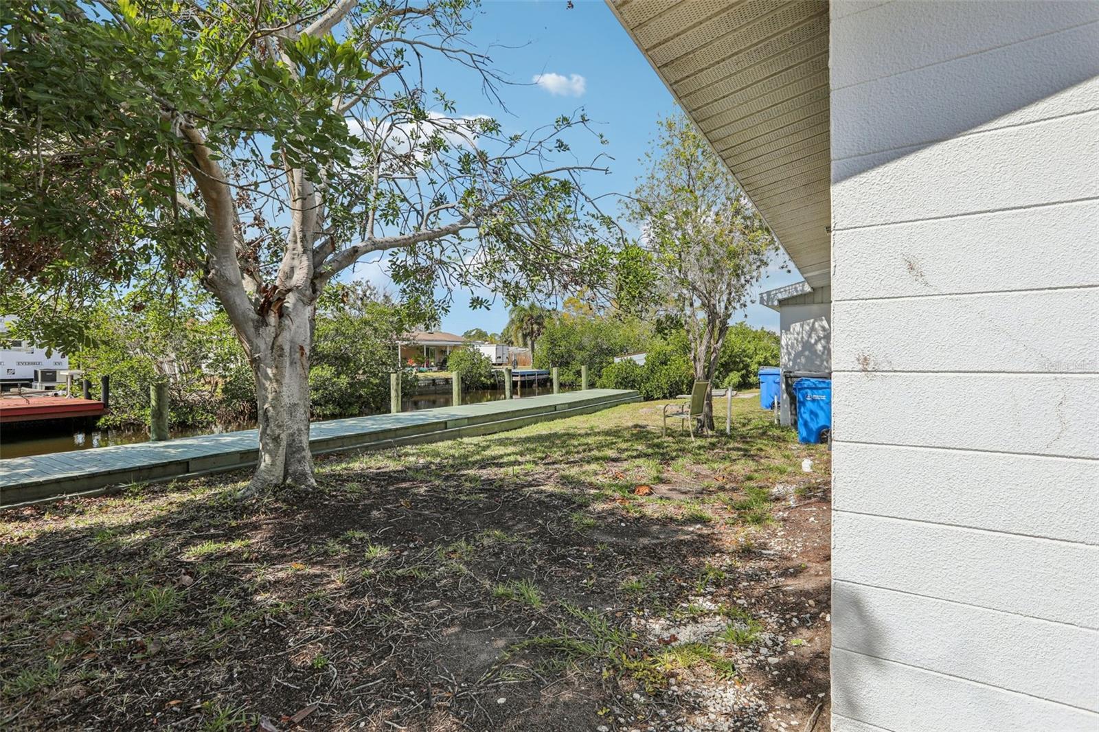 106 W NORTH BRANCH RD, RUSKIN, FL, 33570