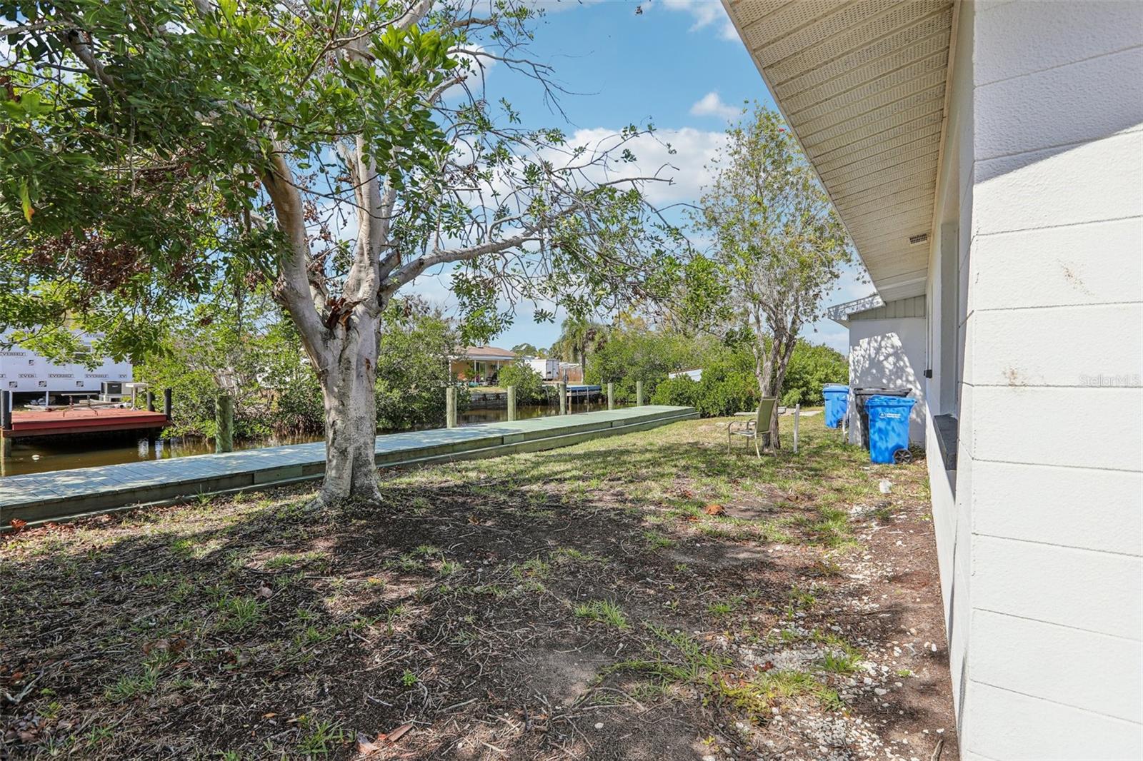 106 W NORTH BRANCH RD, RUSKIN, FL, 33570