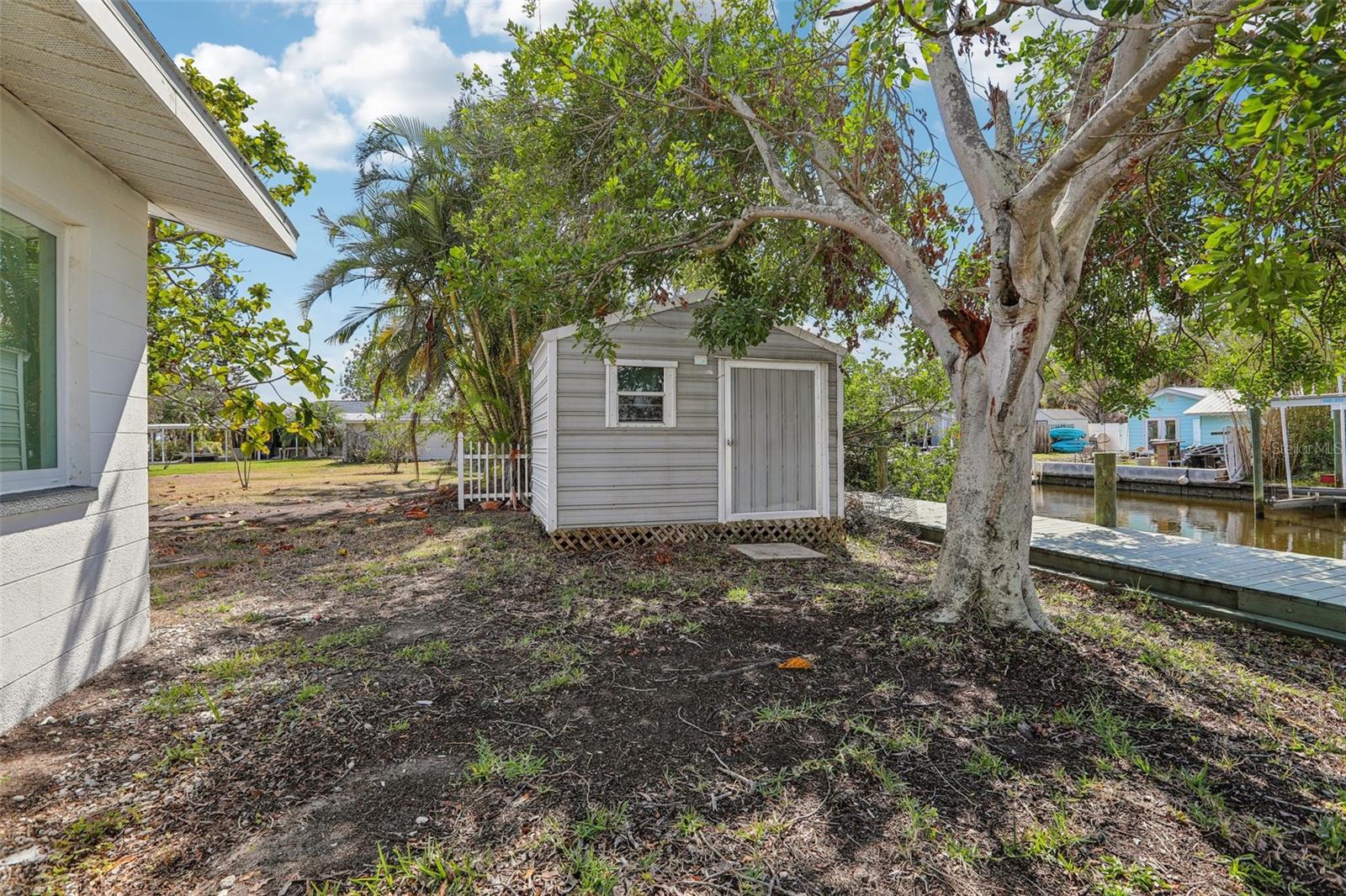 106 W NORTH BRANCH RD, RUSKIN, FL, 33570
