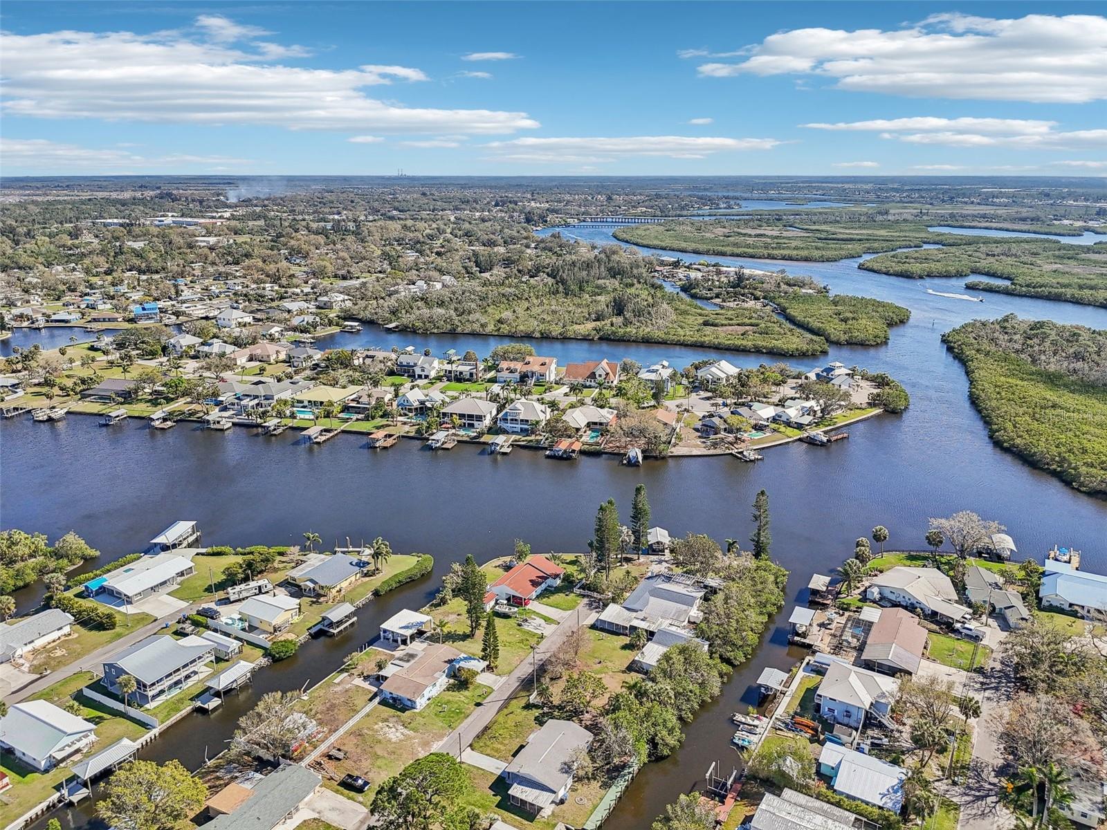 106 W NORTH BRANCH RD, RUSKIN, FL, 33570