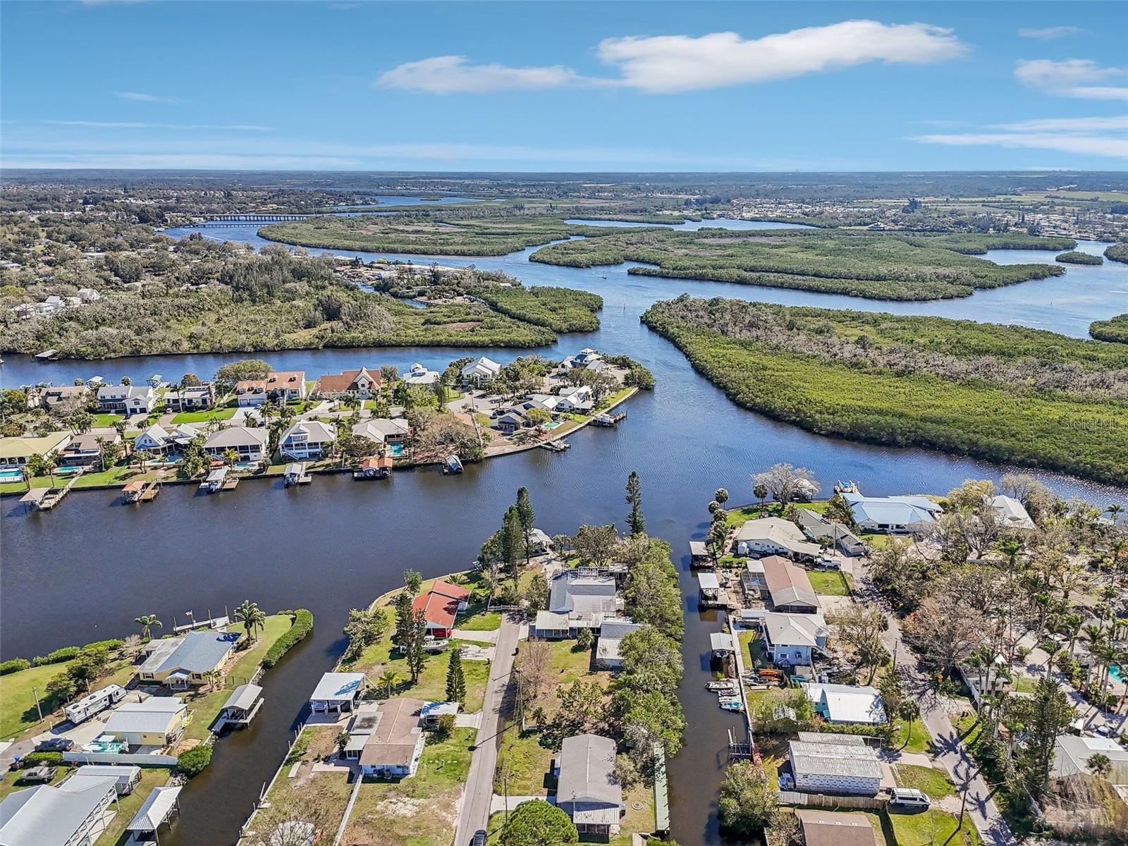 106 W NORTH BRANCH RD, RUSKIN, FL, 33570