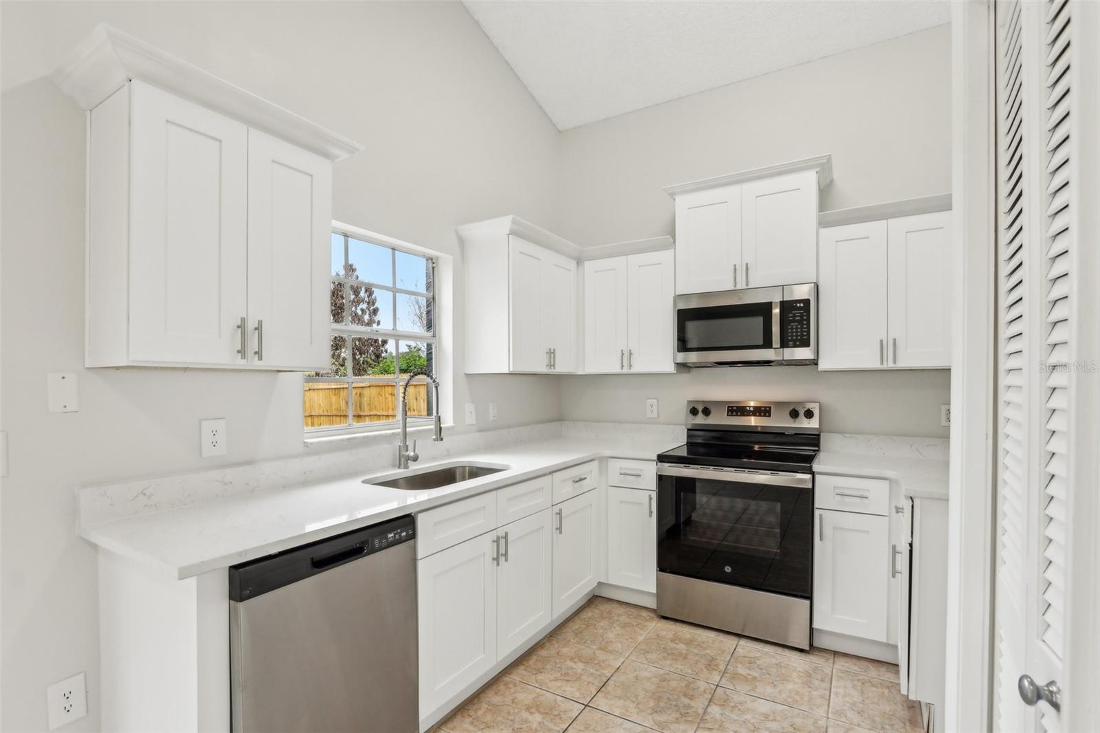 9868 FLYNT CIR, ORLANDO, FL, 32825