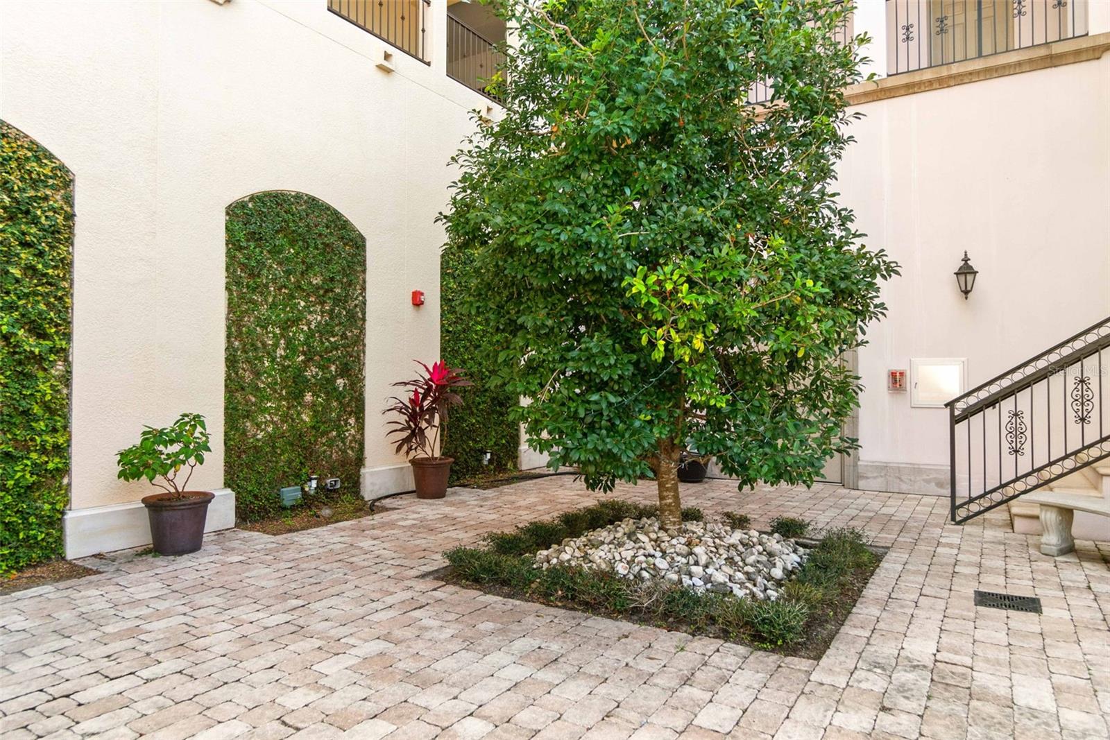 525 N ORANGE AVE #302, SARASOTA, FL, 34236