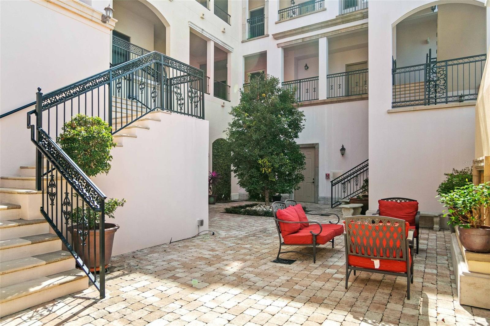 525 N ORANGE AVE #302, SARASOTA, FL, 34236