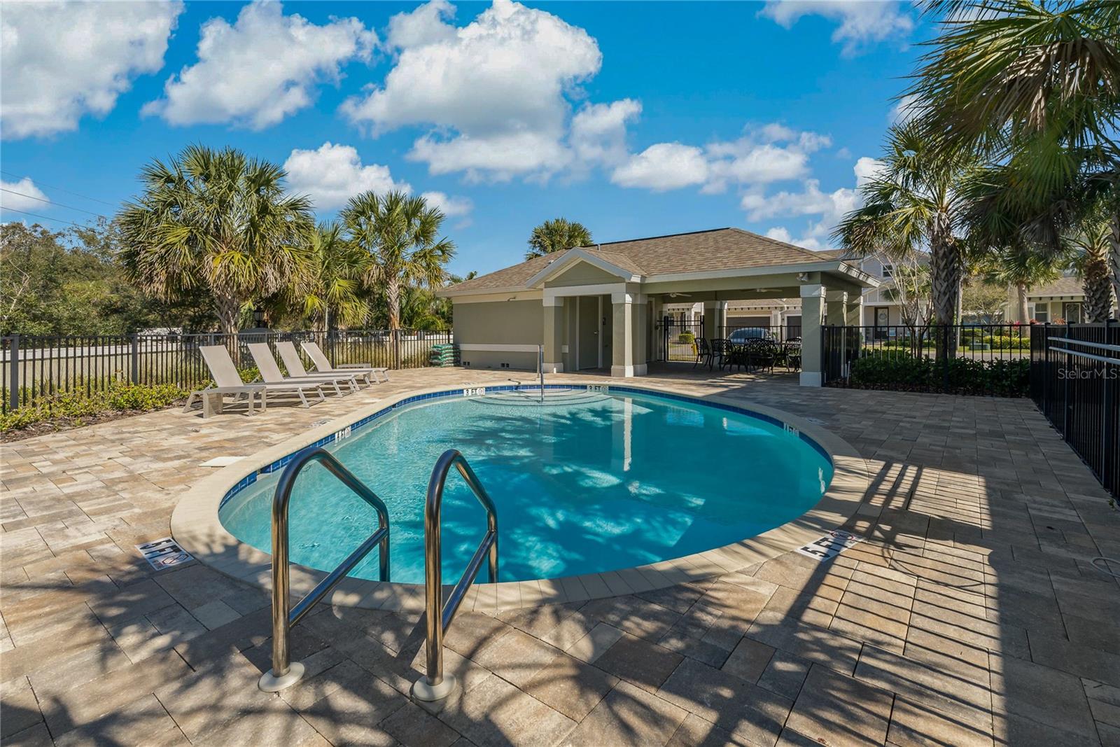 582 OZONA VILLAGE DR, PALM HARBOR, FL, 34683