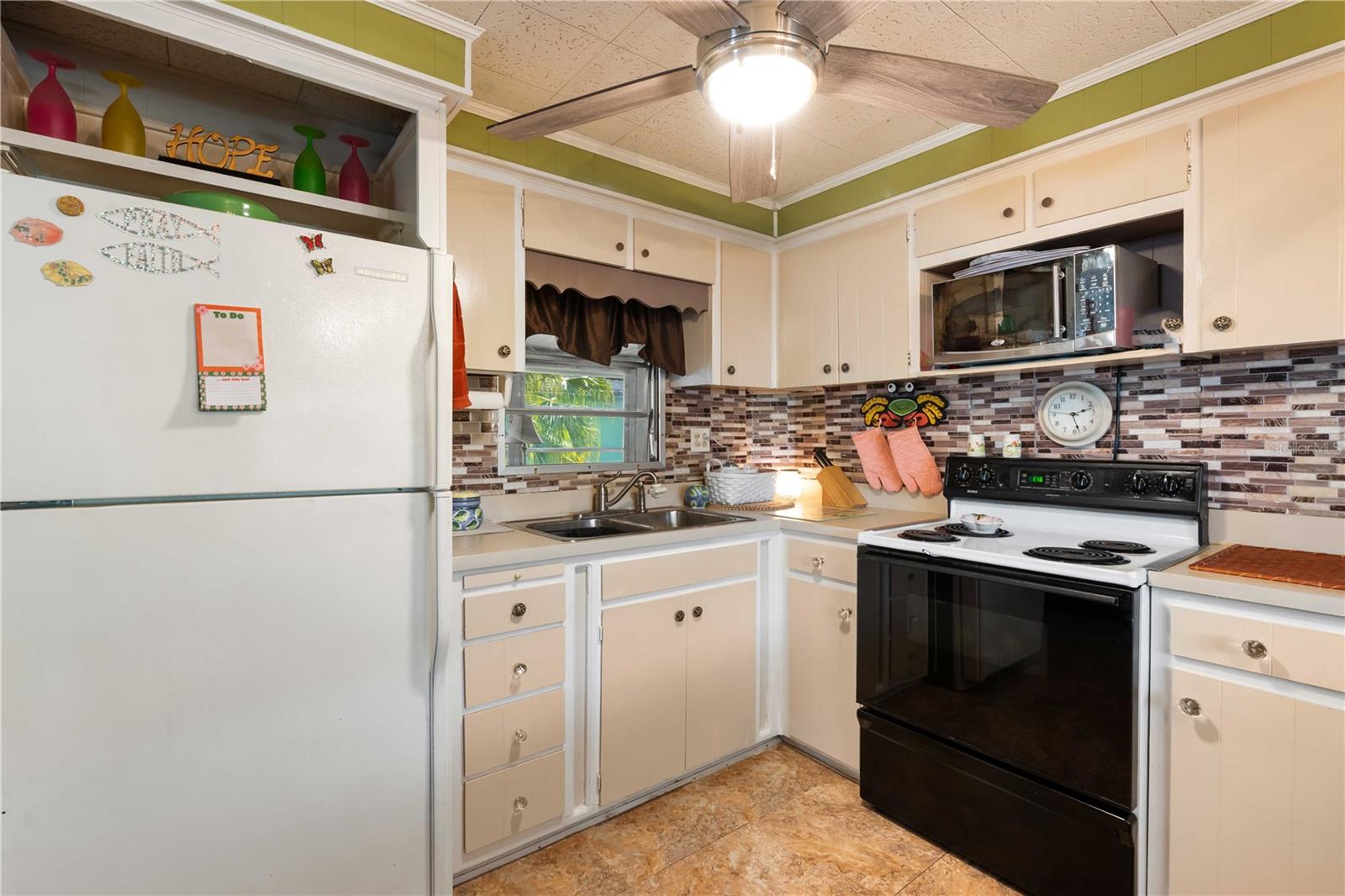 585 SKY HARBOR DR #416, CLEARWATER, FL, 33759