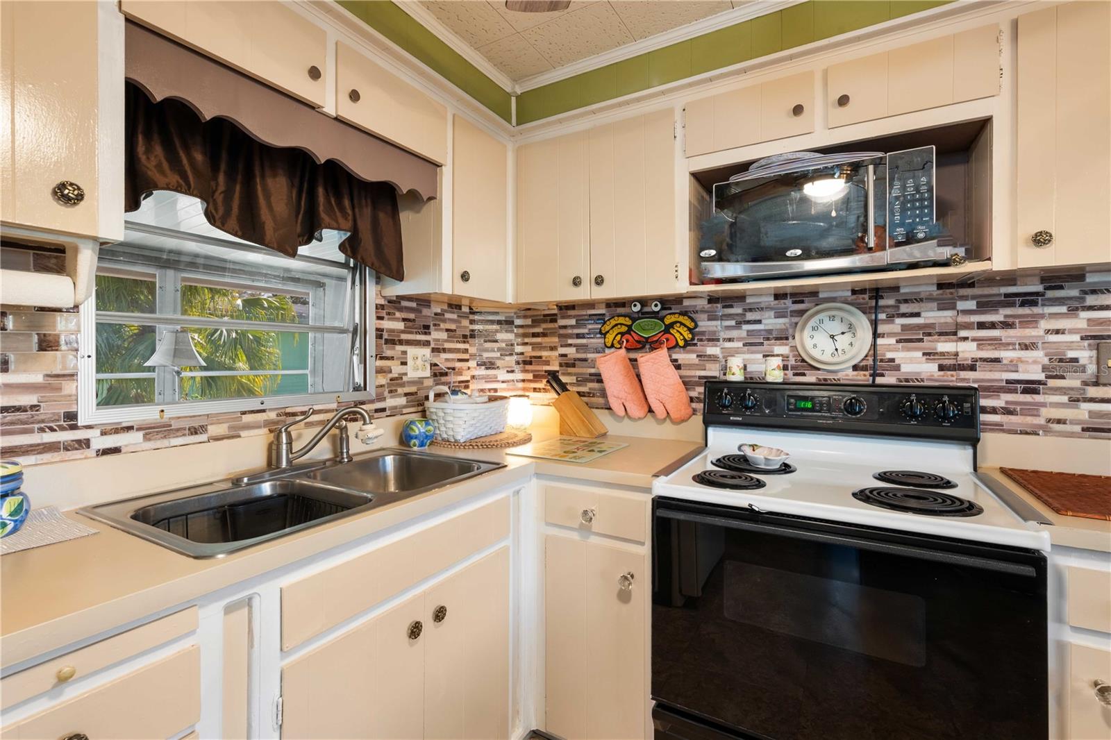 585 SKY HARBOR DR #416, CLEARWATER, FL, 33759
