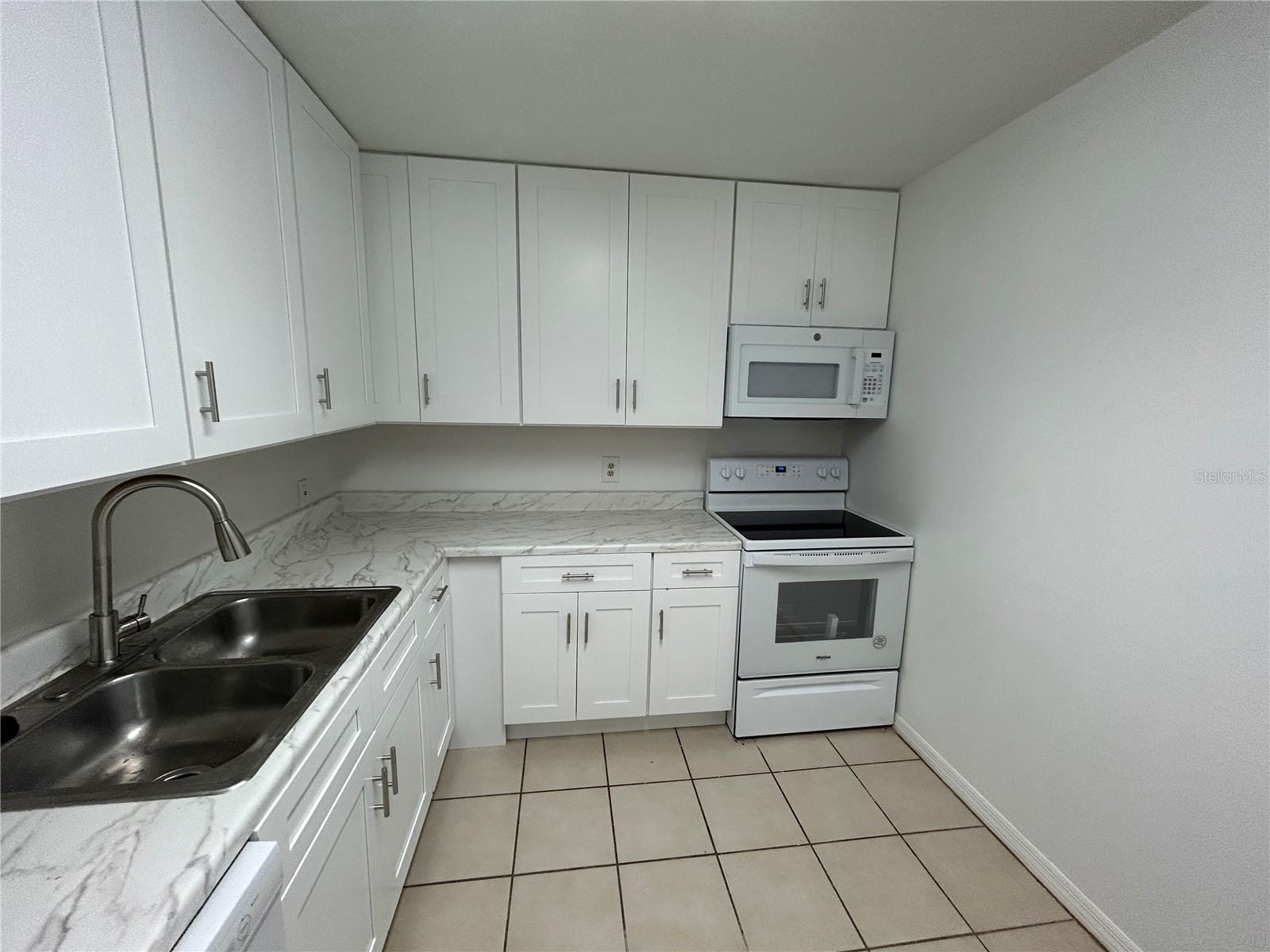 4154 VERSAILLES DR #4154D, ORLANDO, FL, 32808