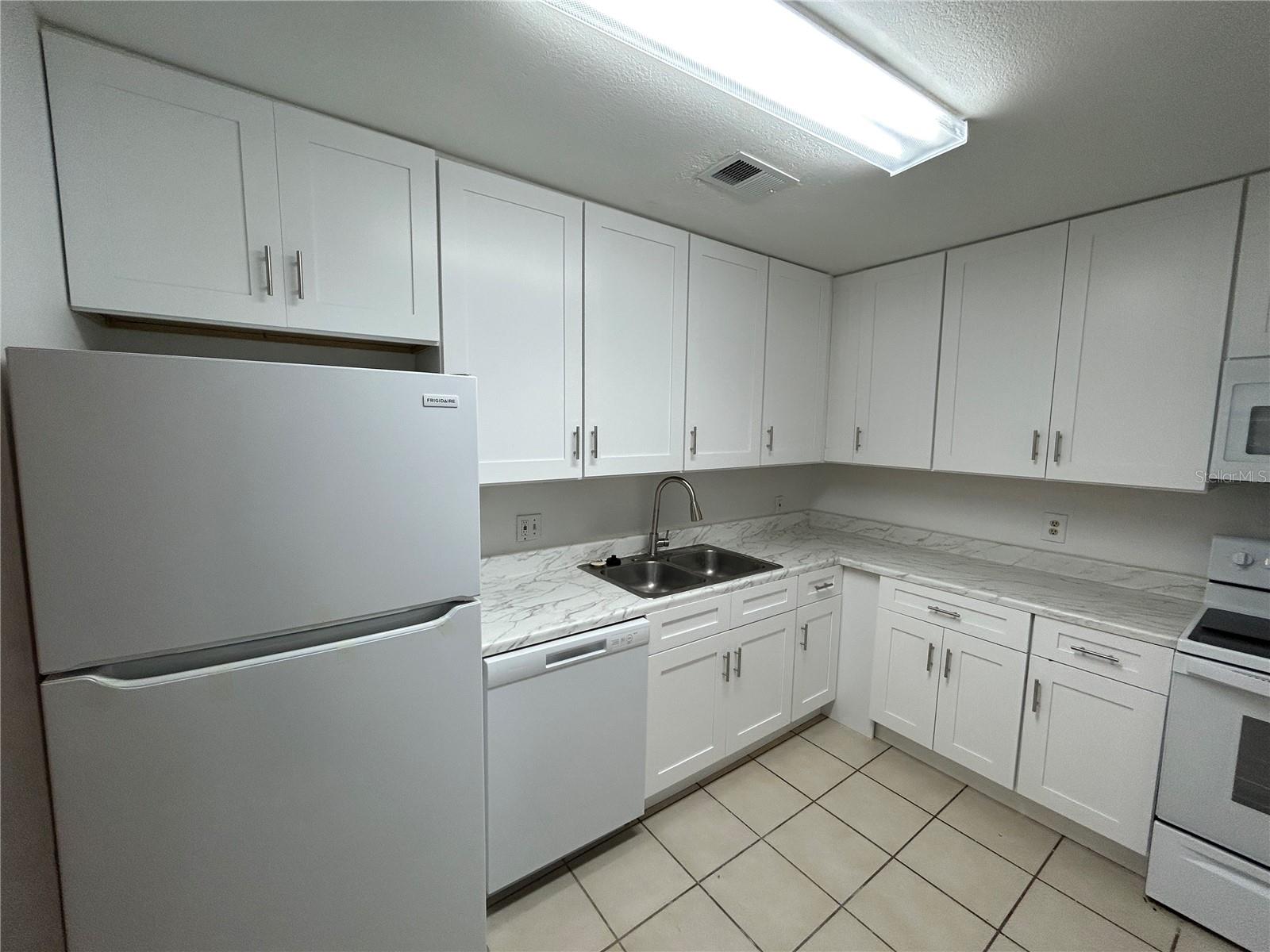 4154 VERSAILLES DR #4154D, ORLANDO, FL, 32808
