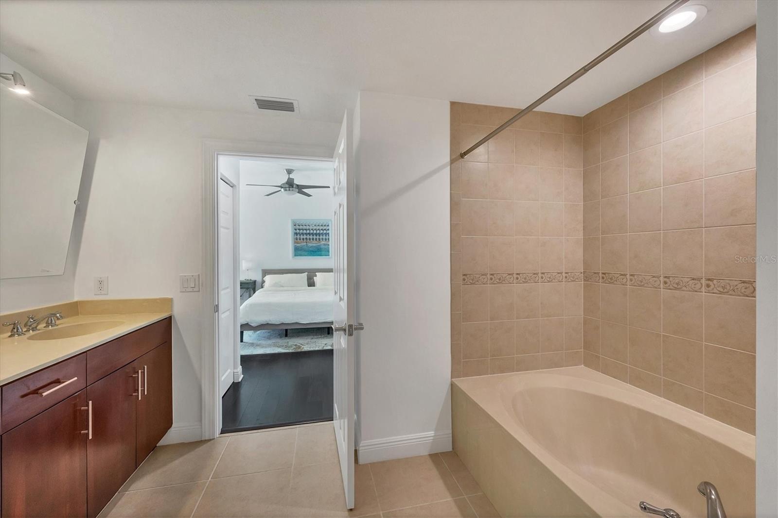 800 N TAMIAMI TRL #509, SARASOTA, FL, 34236