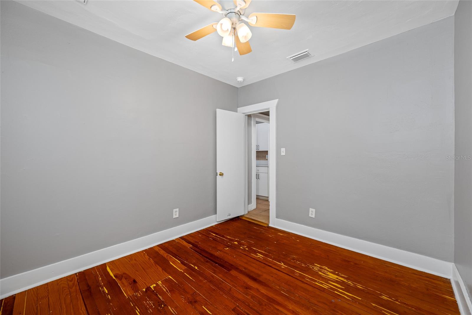 301 W WOODLAWN AVE, TAMPA, FL, 33603