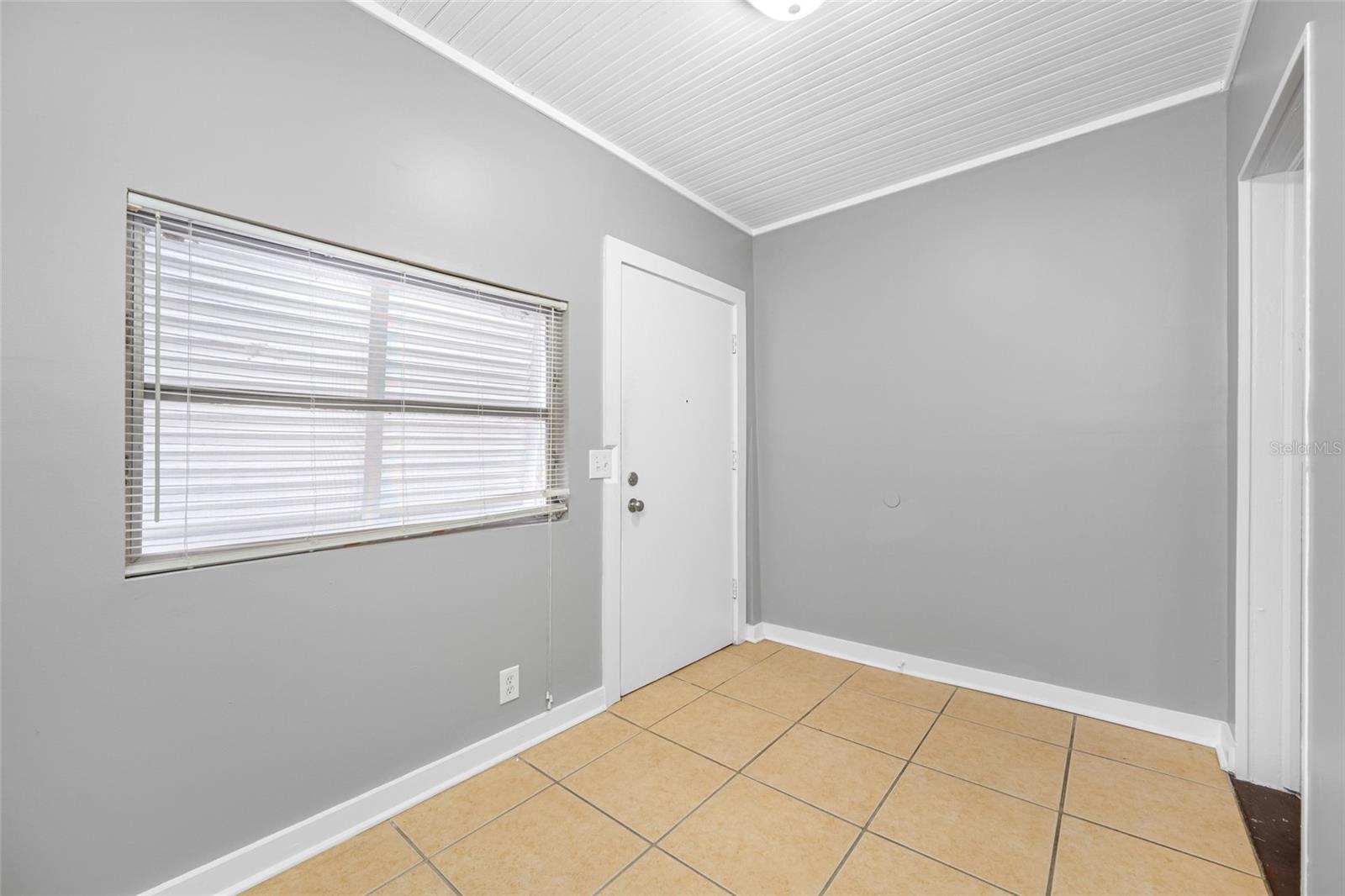 301 W WOODLAWN AVE, TAMPA, FL, 33603