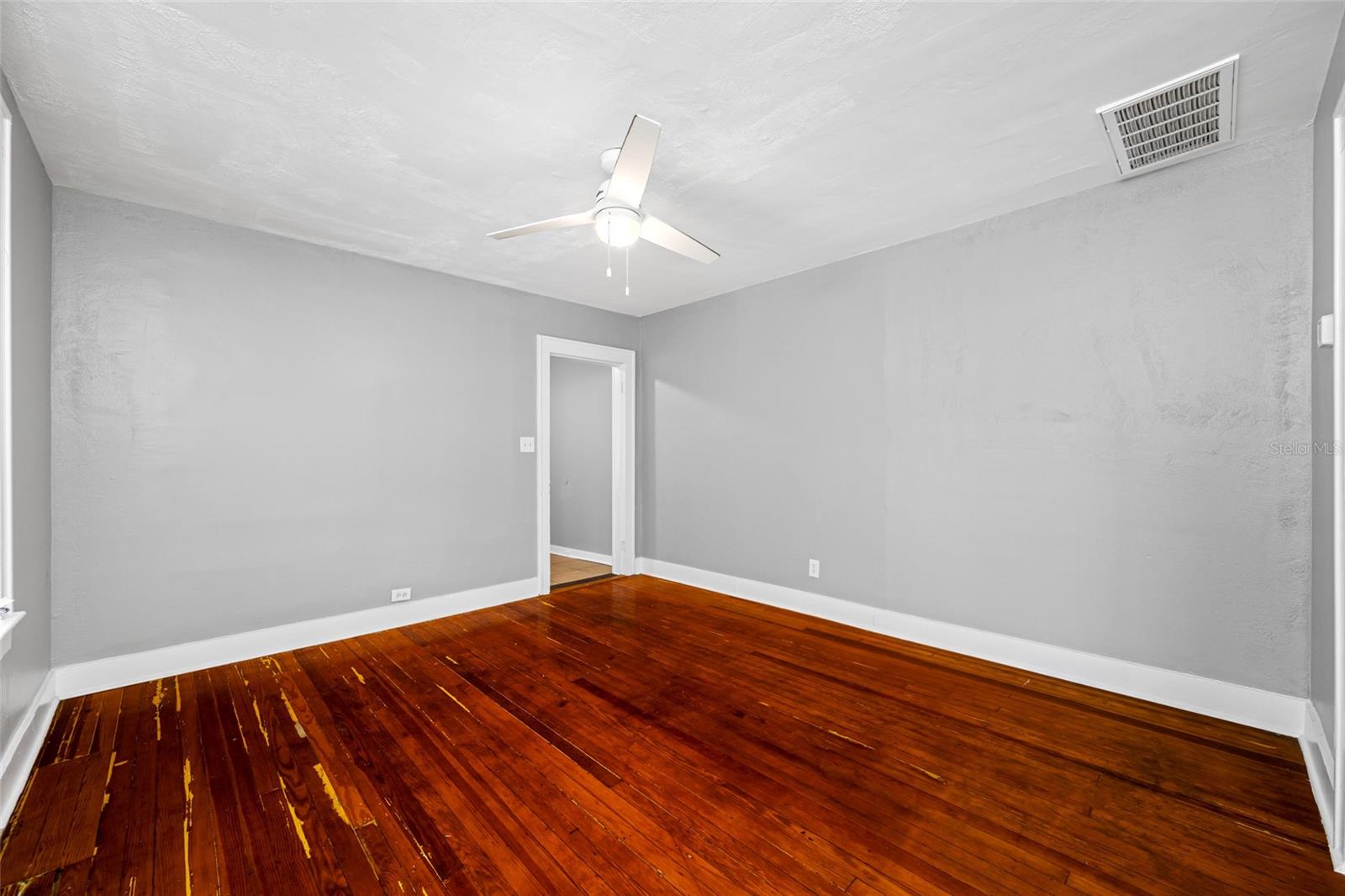 301 W WOODLAWN AVE, TAMPA, FL, 33603