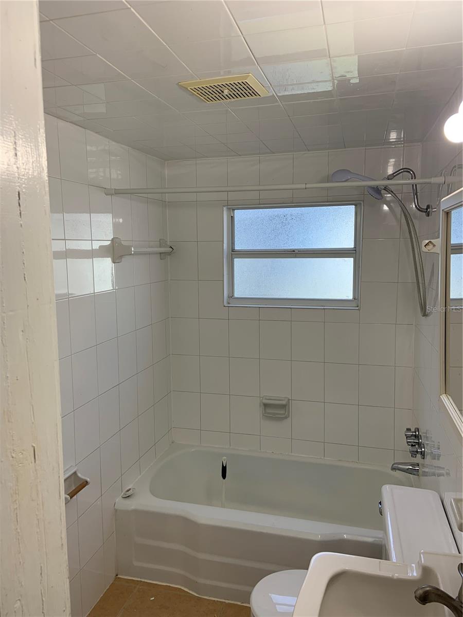 301 W WOODLAWN AVE, TAMPA, FL, 33603